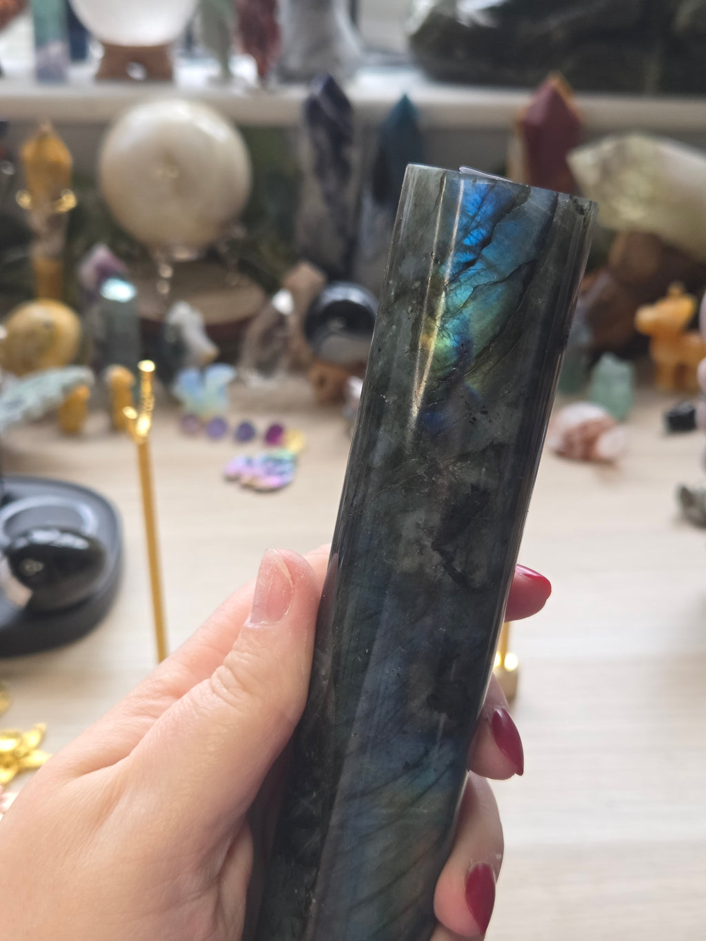 Flashy Labradorite crystal bracelet stand