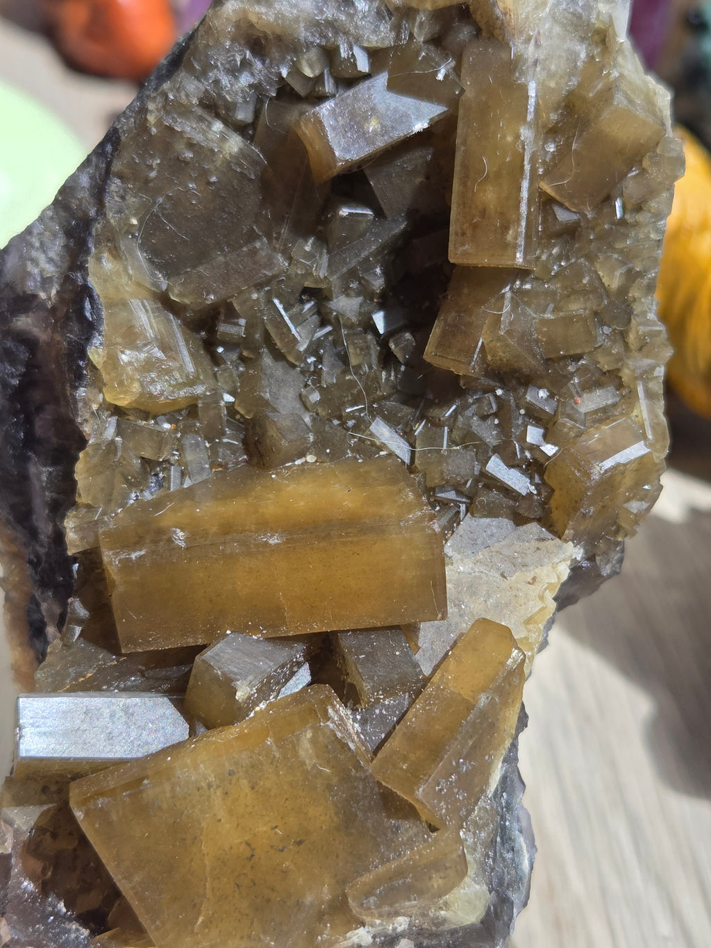 This golden Barite specimen