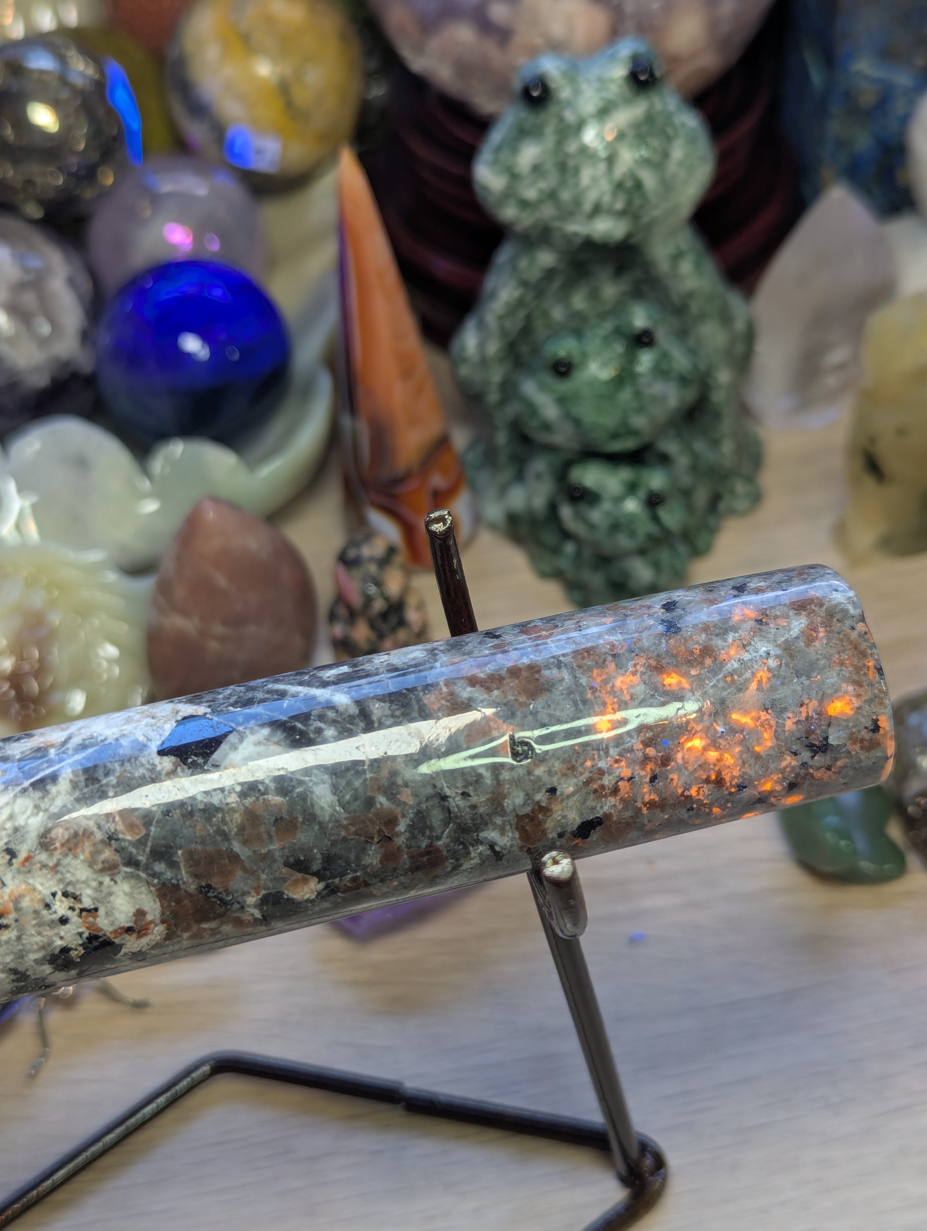 Yooperlite crystal bracelet stand