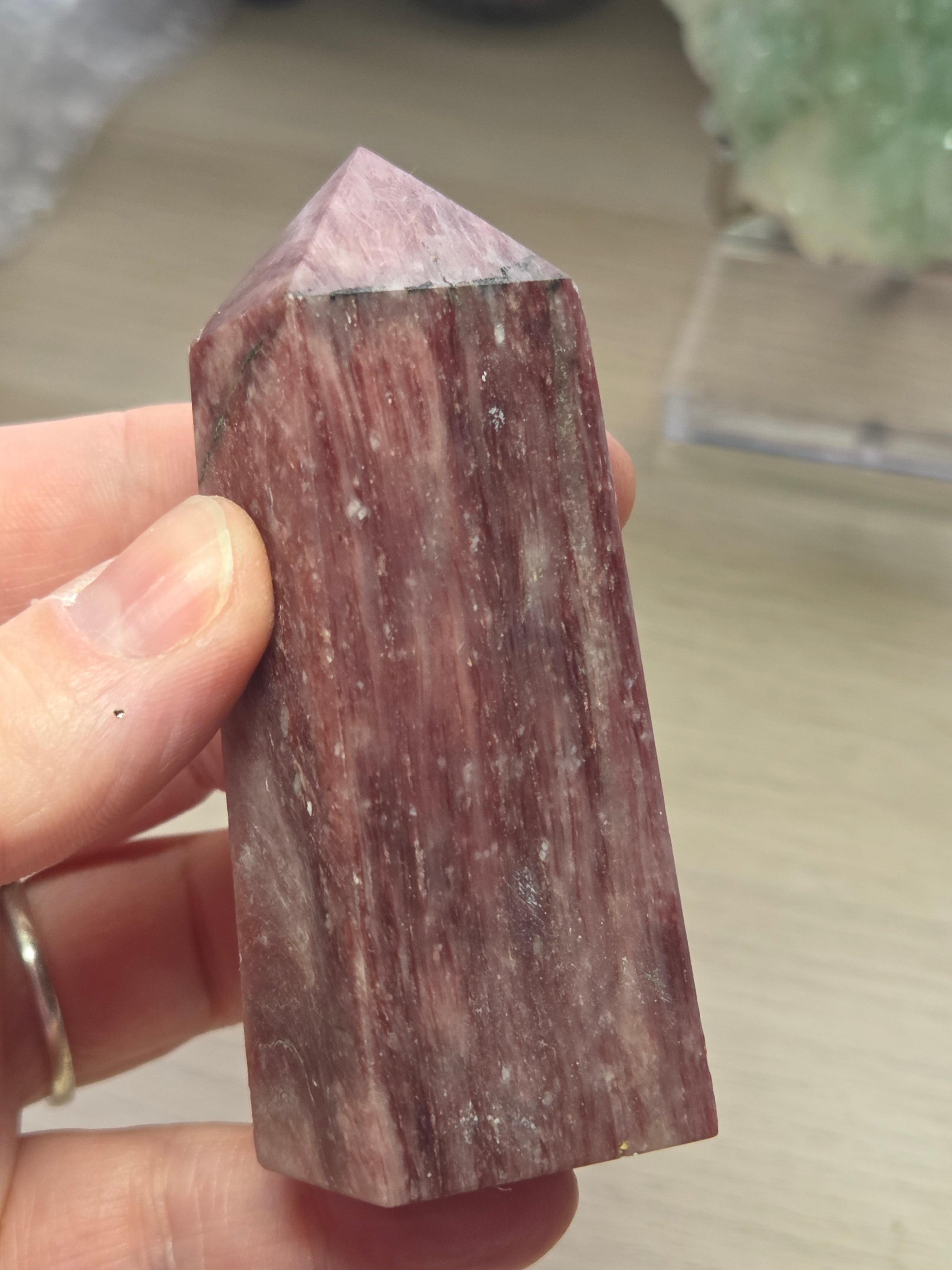 Red mica crystal tower carving