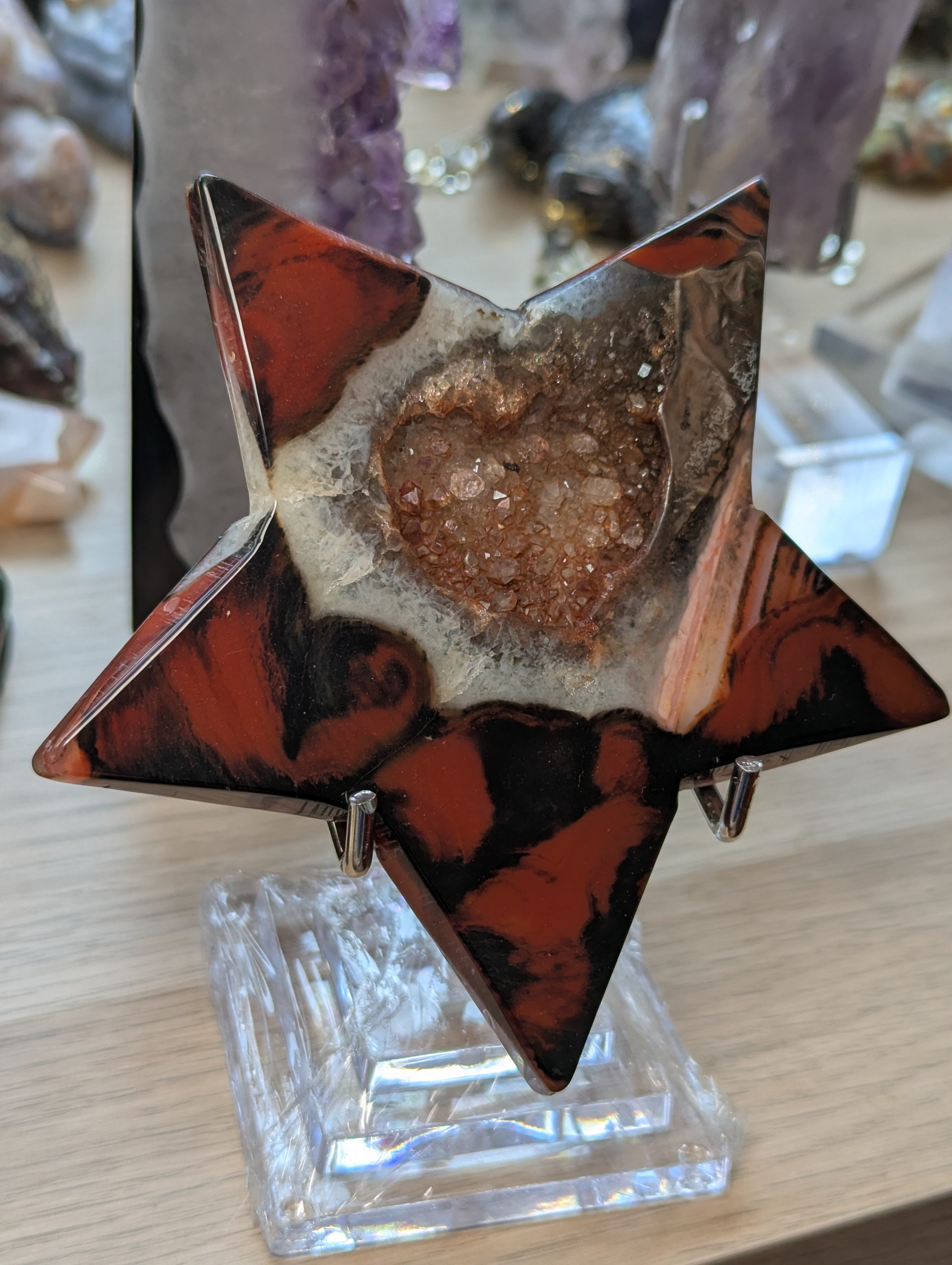 Large Sardonyx duzy crystal star carving with stand