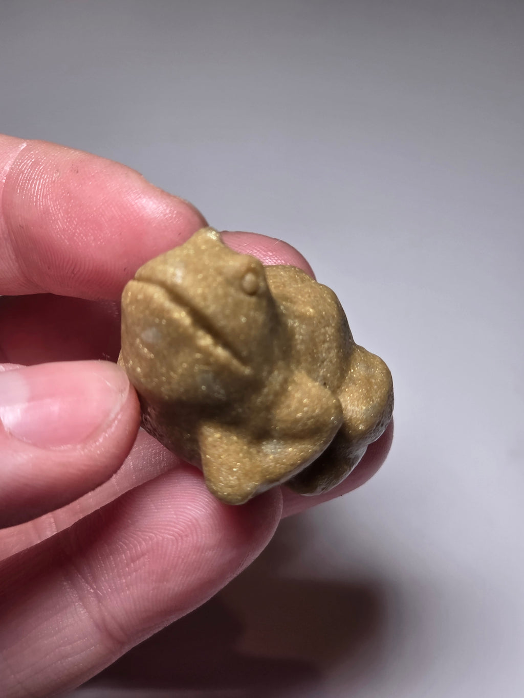 Yellow Jade crystal frog carving