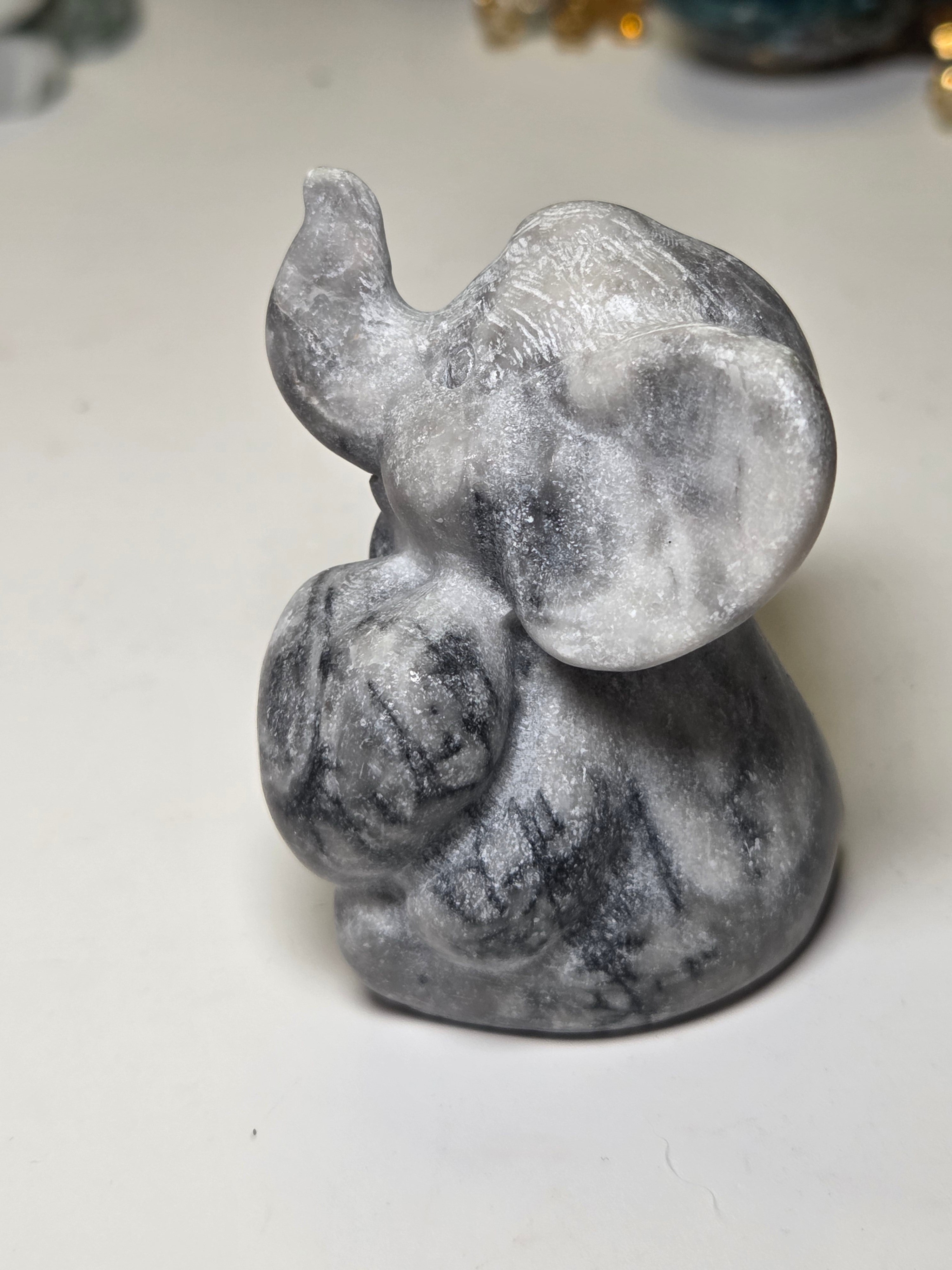 Chi tai crystal Elephant carving