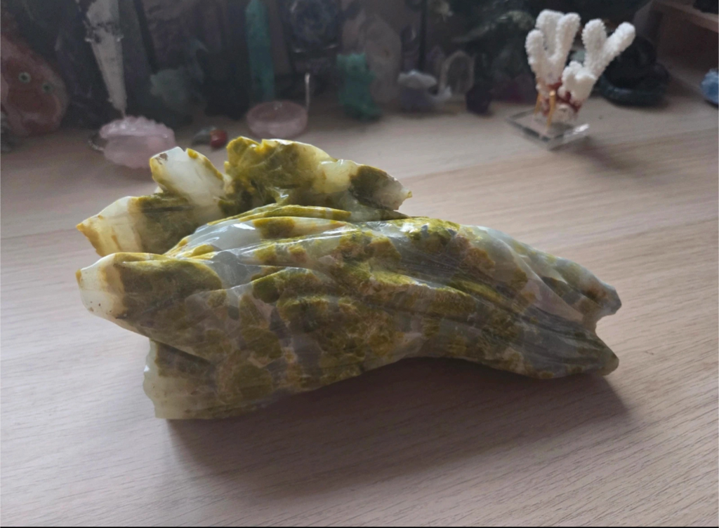 Sale - Green jade flower and tree stump 50% off when checkout