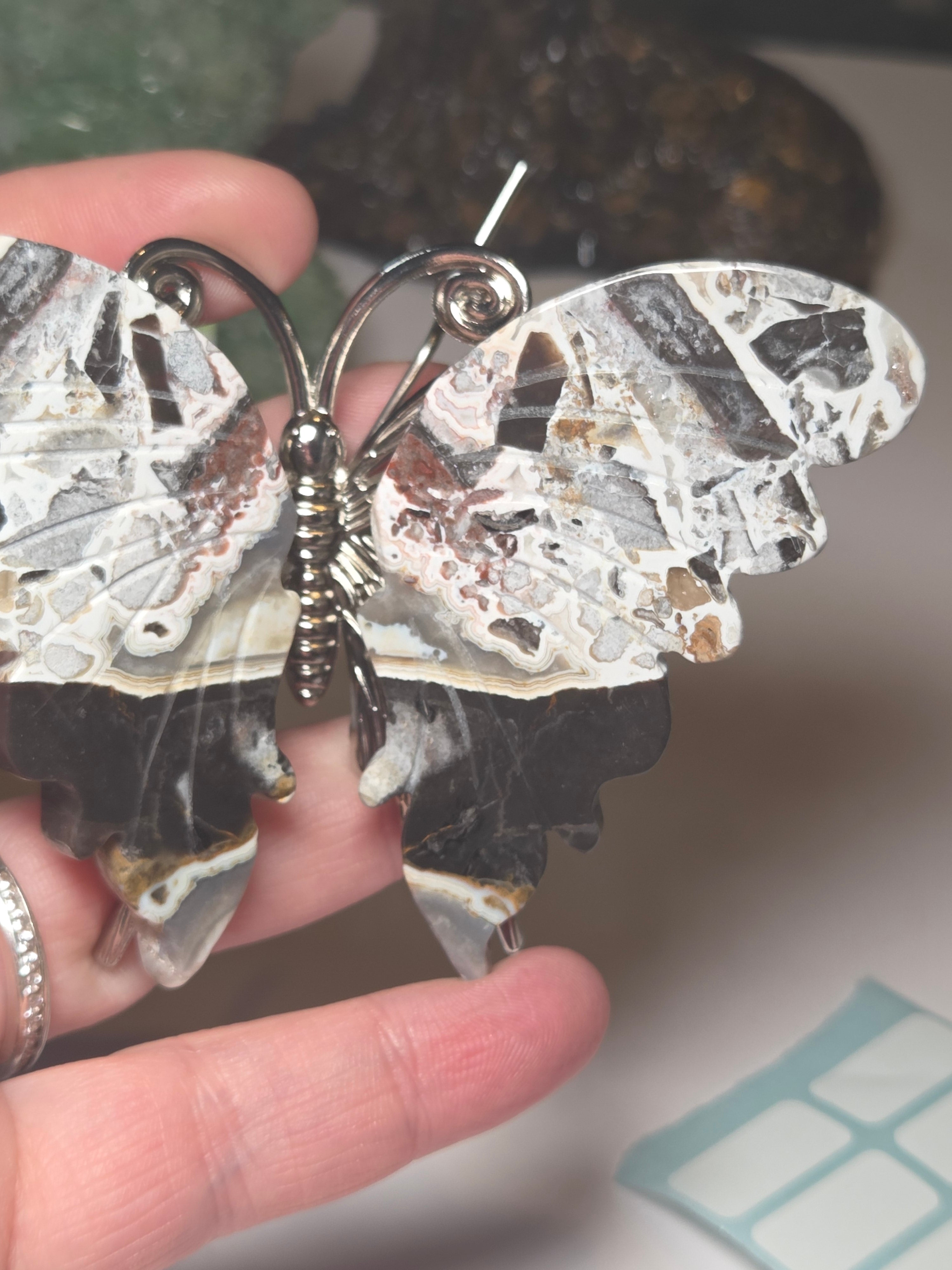 Agate crystal butterfly carving