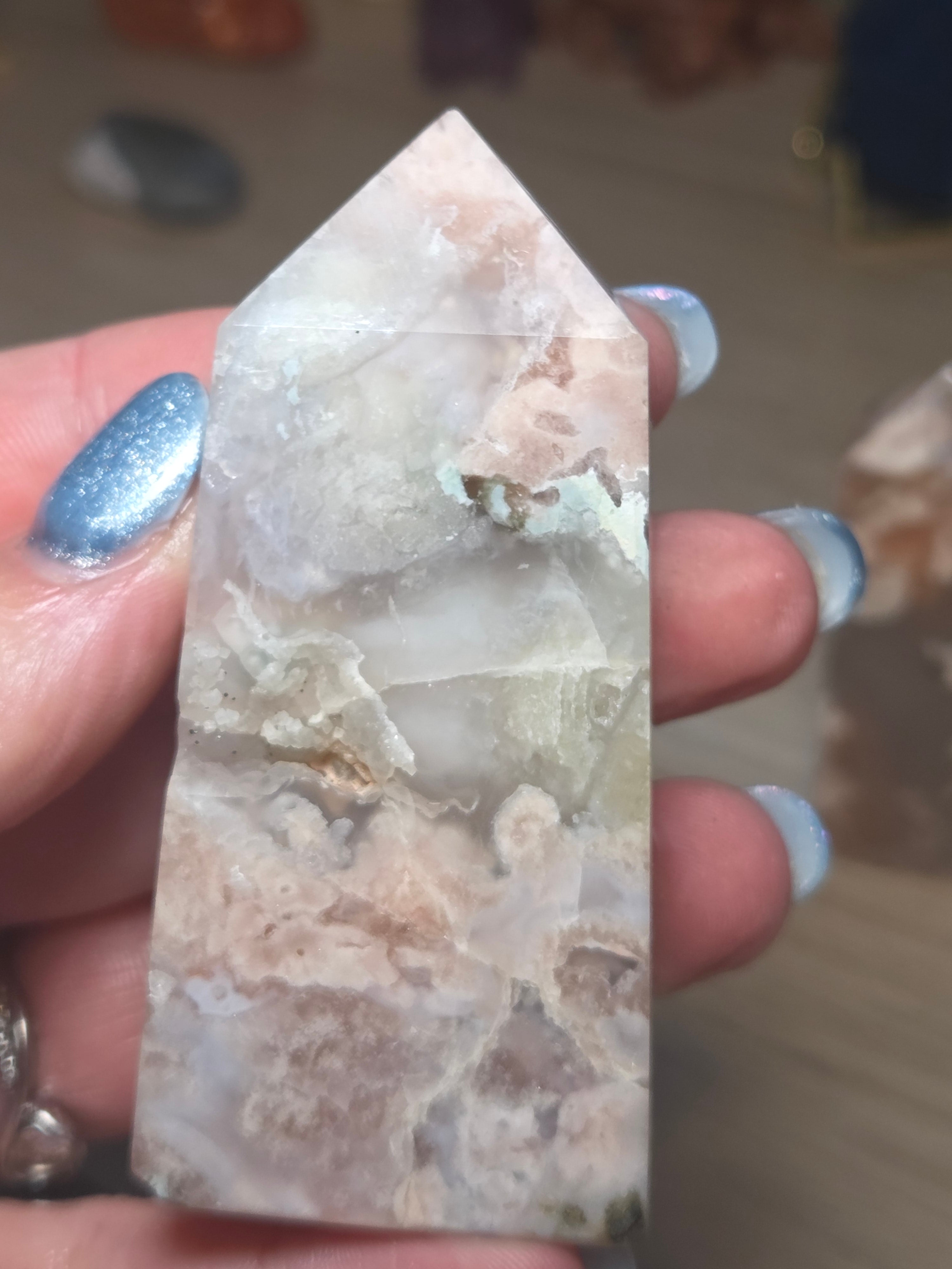 Imperfect crystal flower agate tower