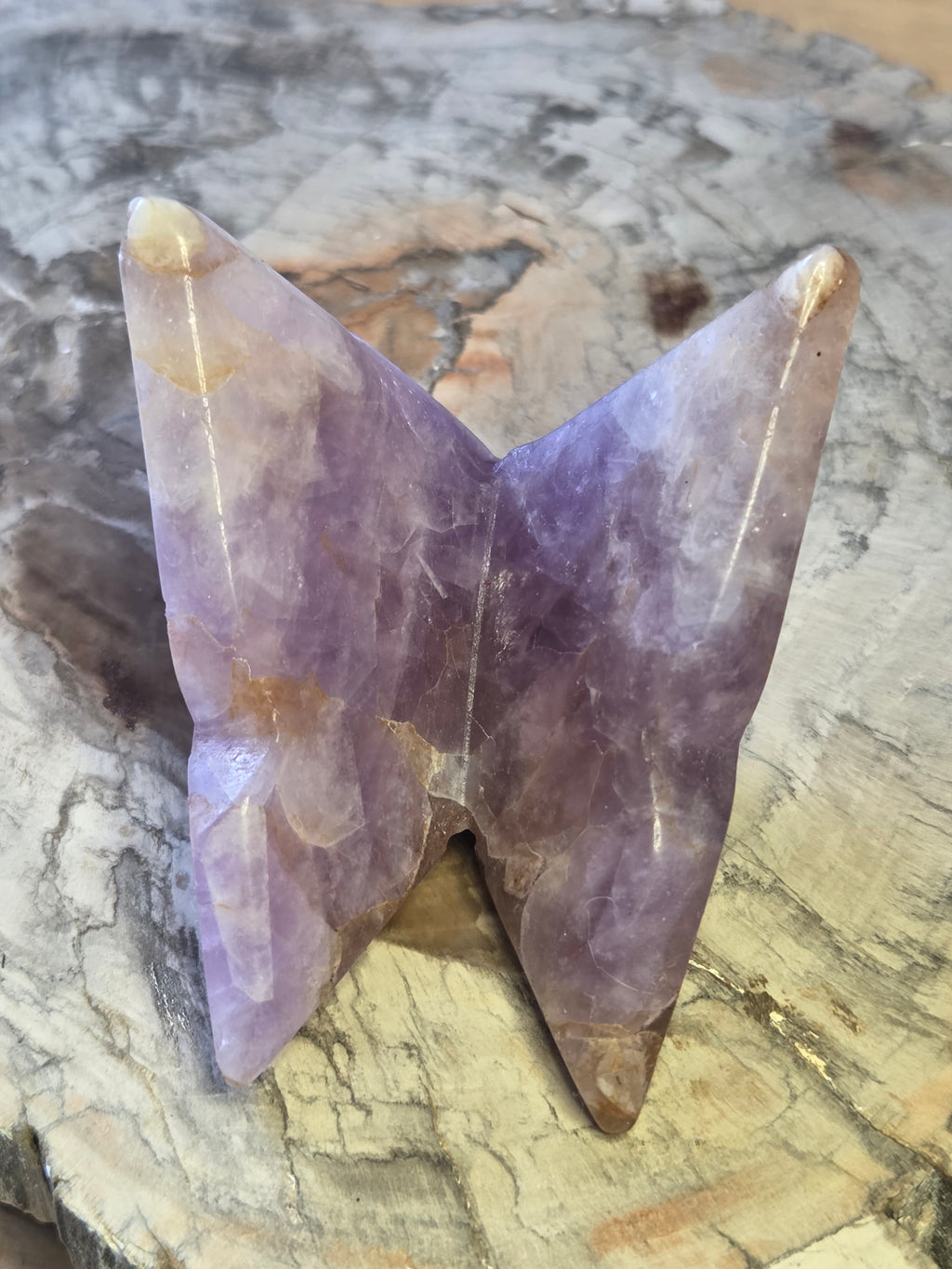 Amethyst 3d butterfly carving