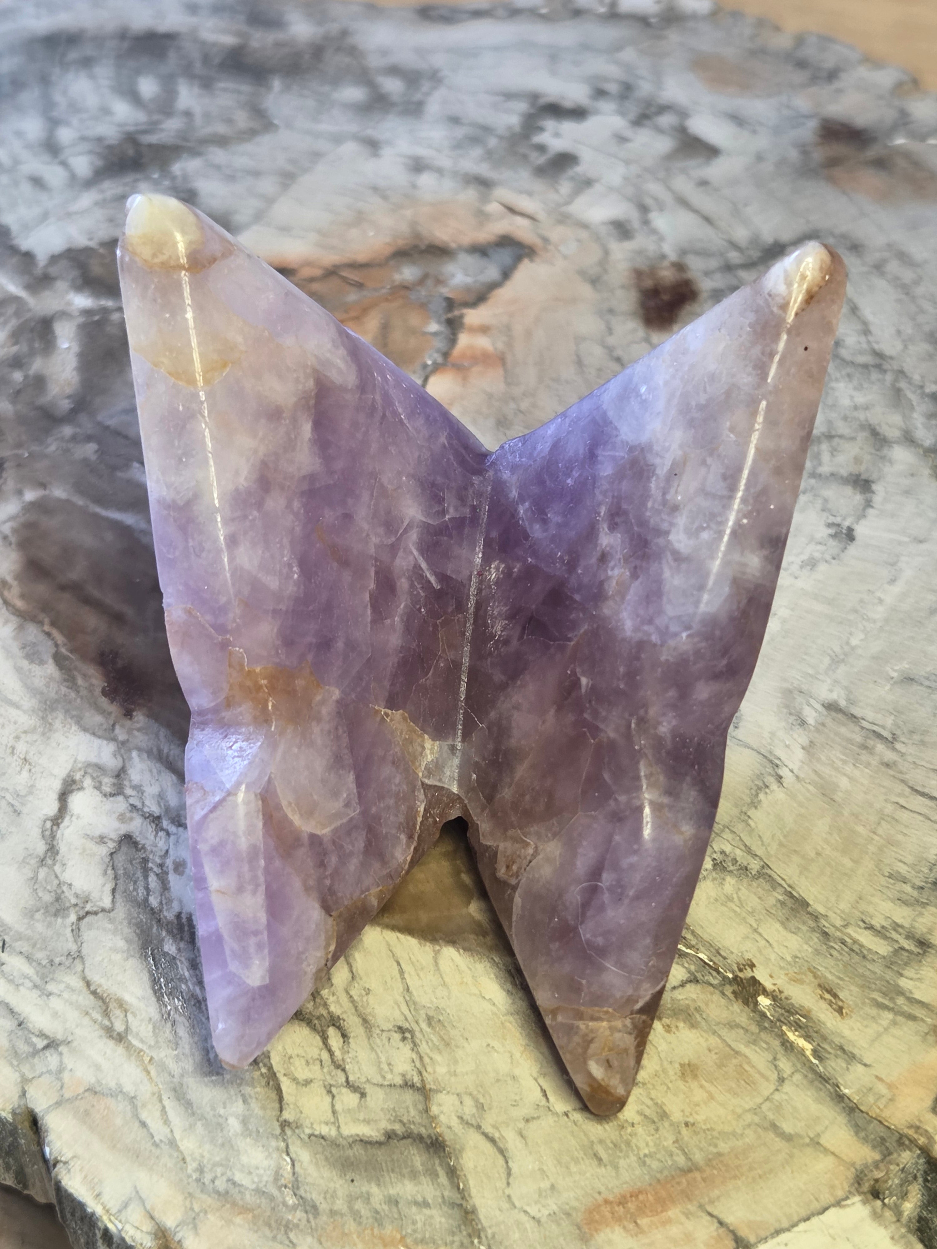 Amethyst 3d butterfly carving