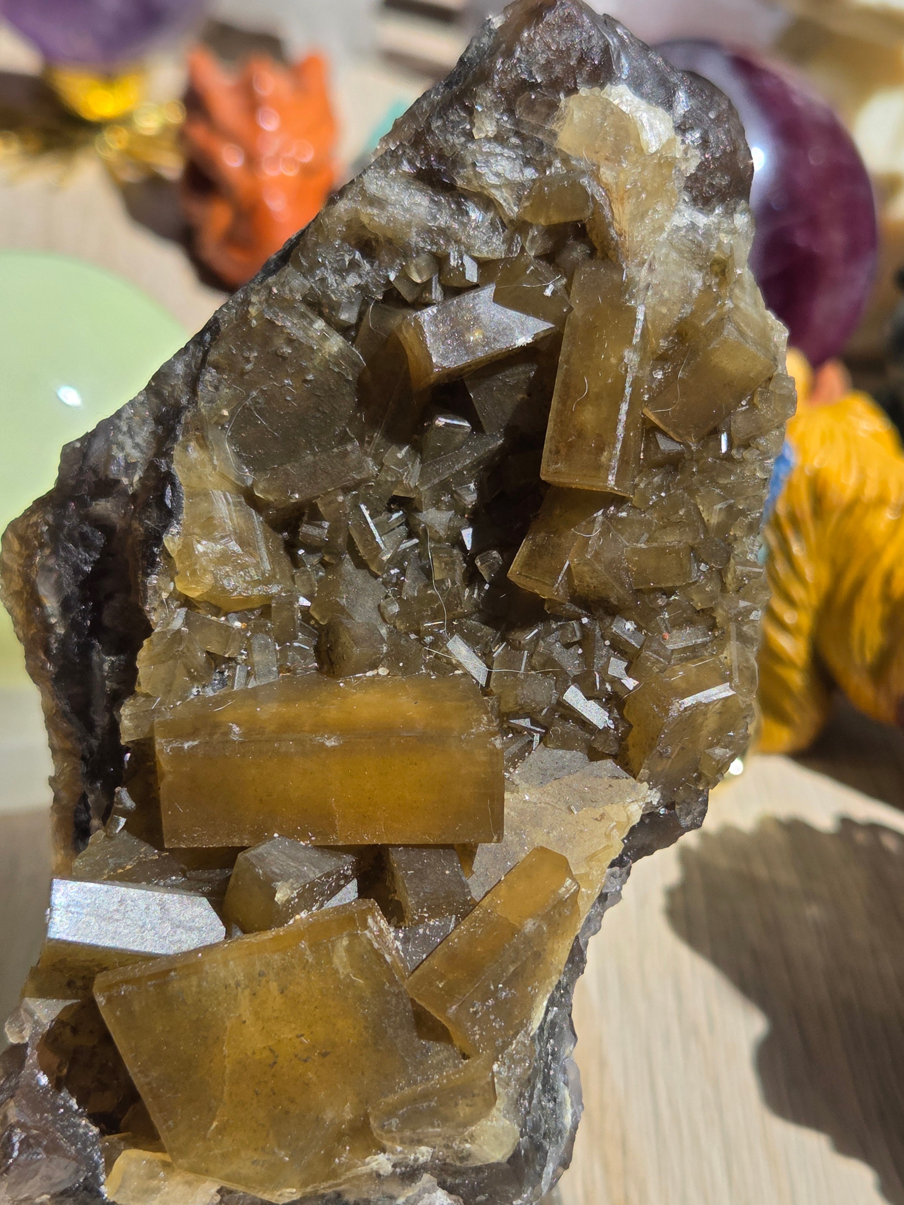 This golden Barite specimen