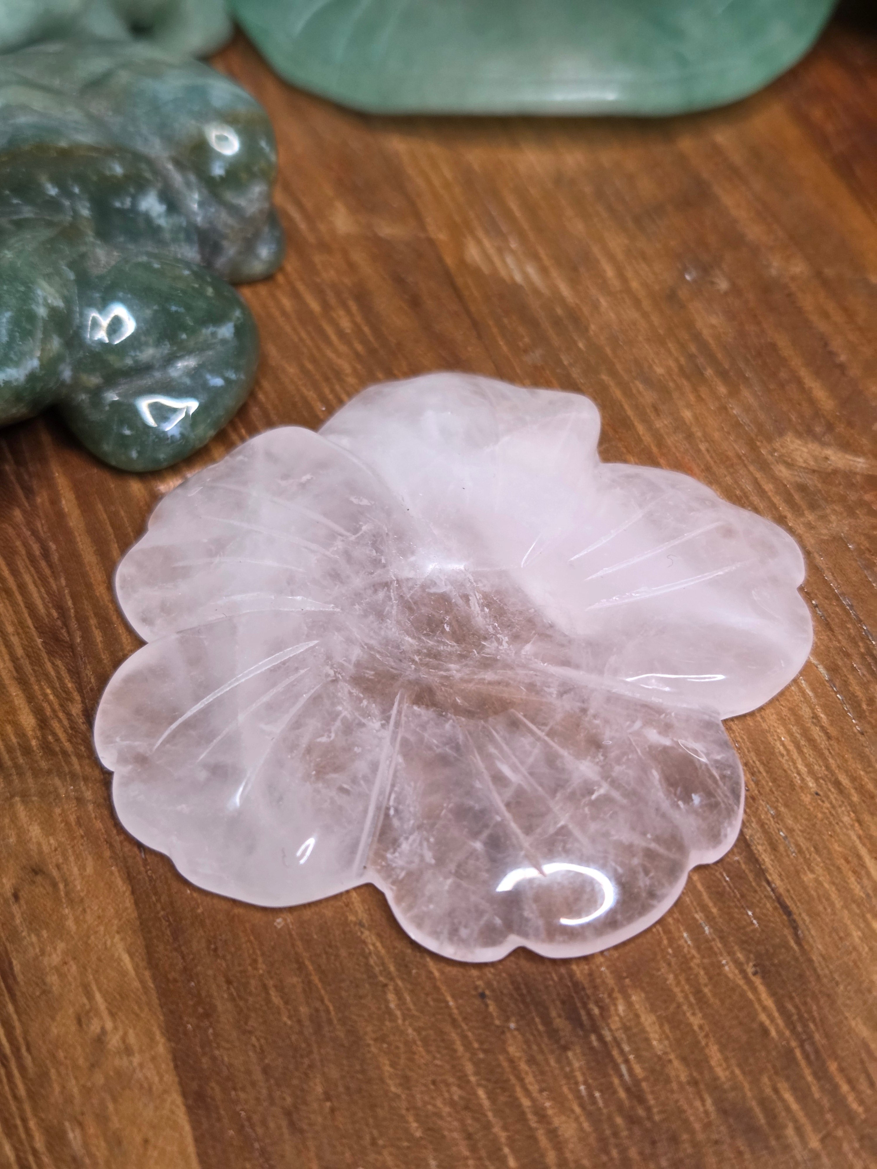 Crystal sphere holder