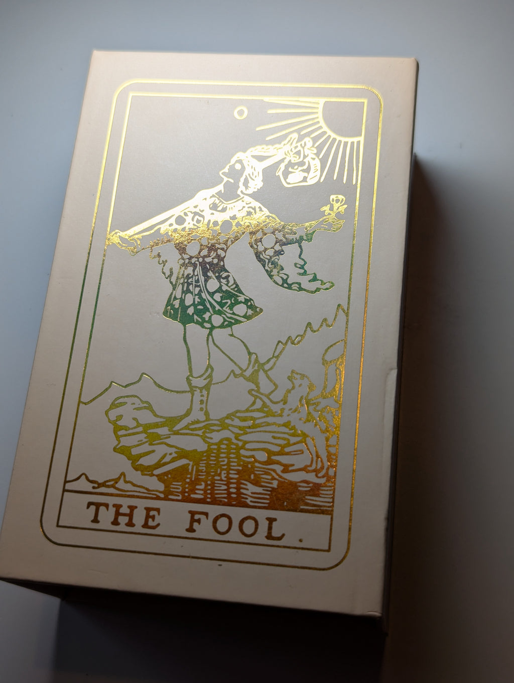 Beautiful hard case Tarror cards with golden foil