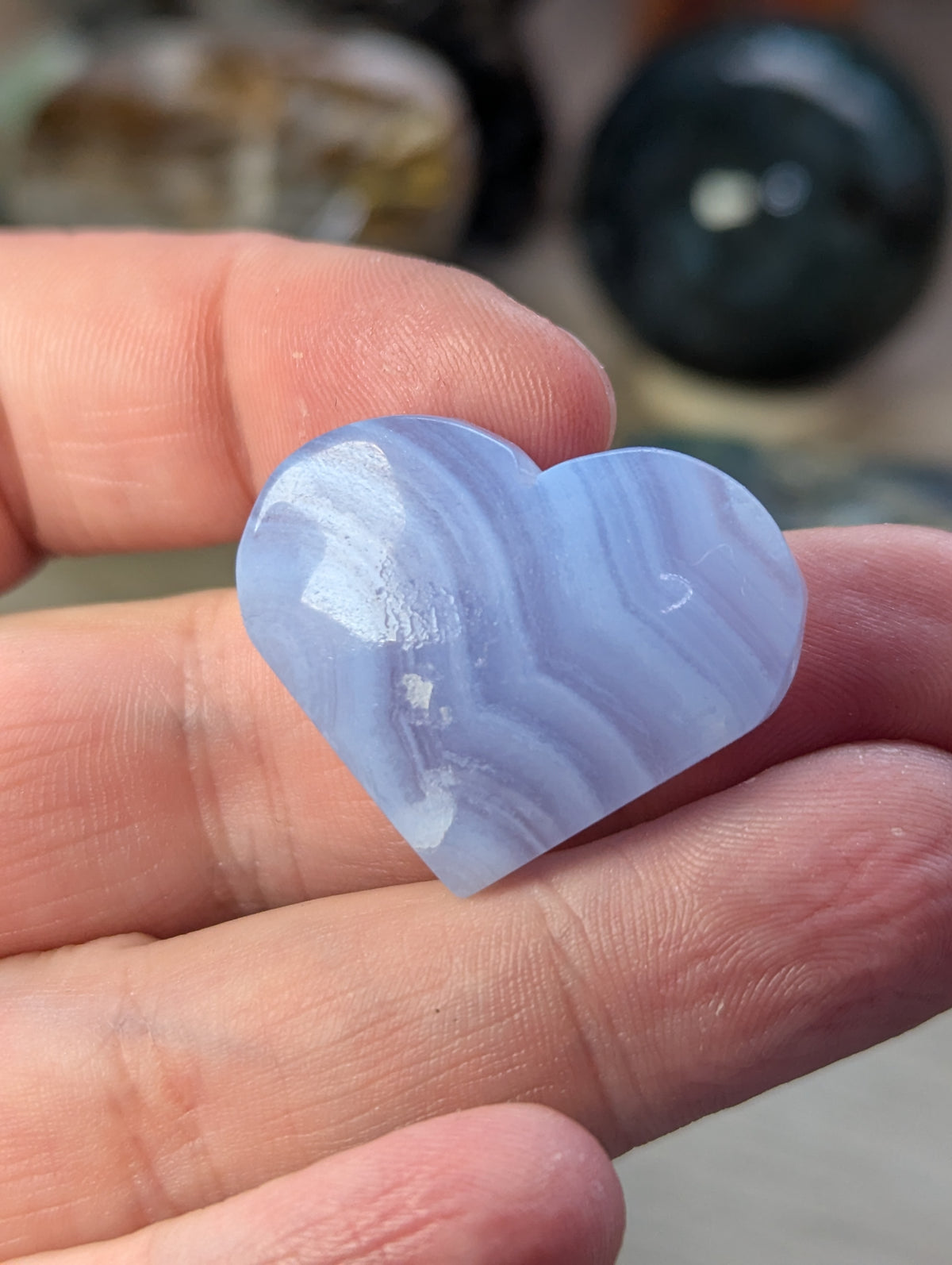 Grade AAAA blue lace heart picked at random