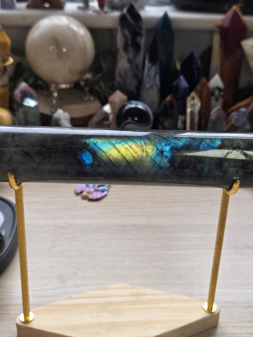 Flashy Labradorite crystal bracelet stand