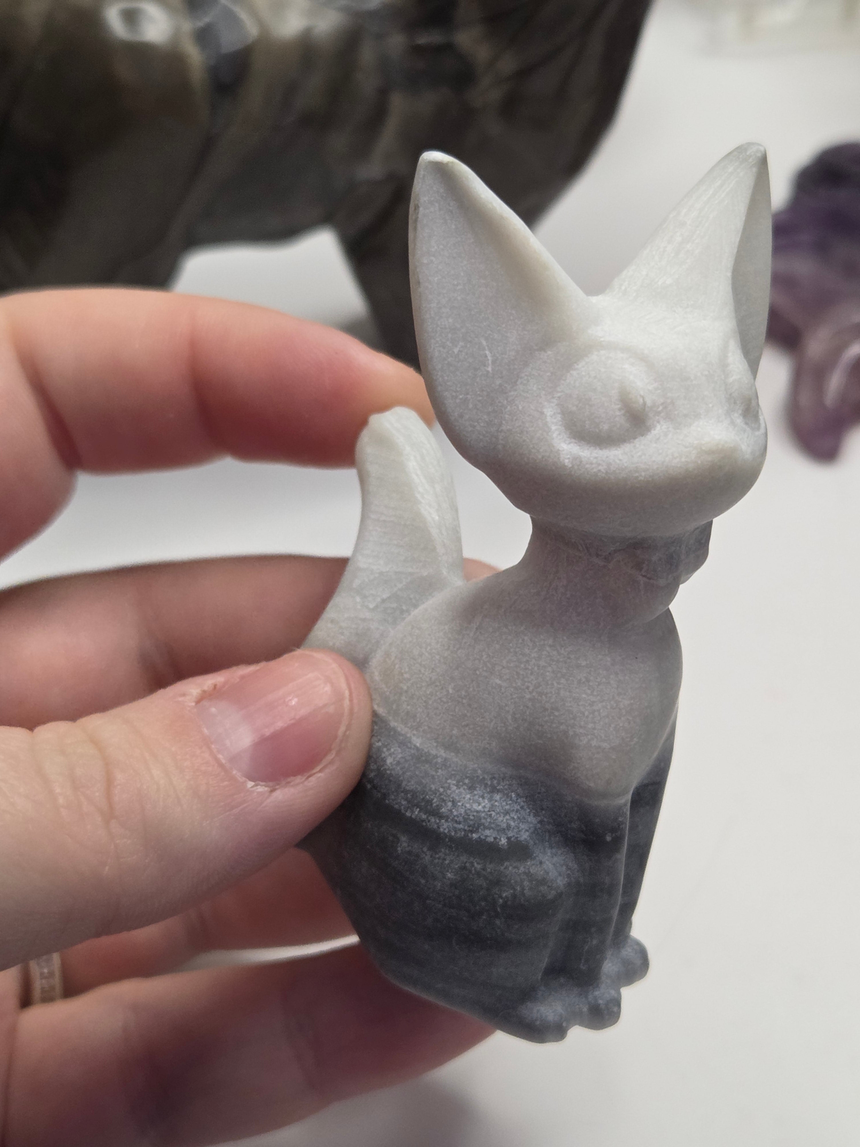 Tai chi crystal cat carving