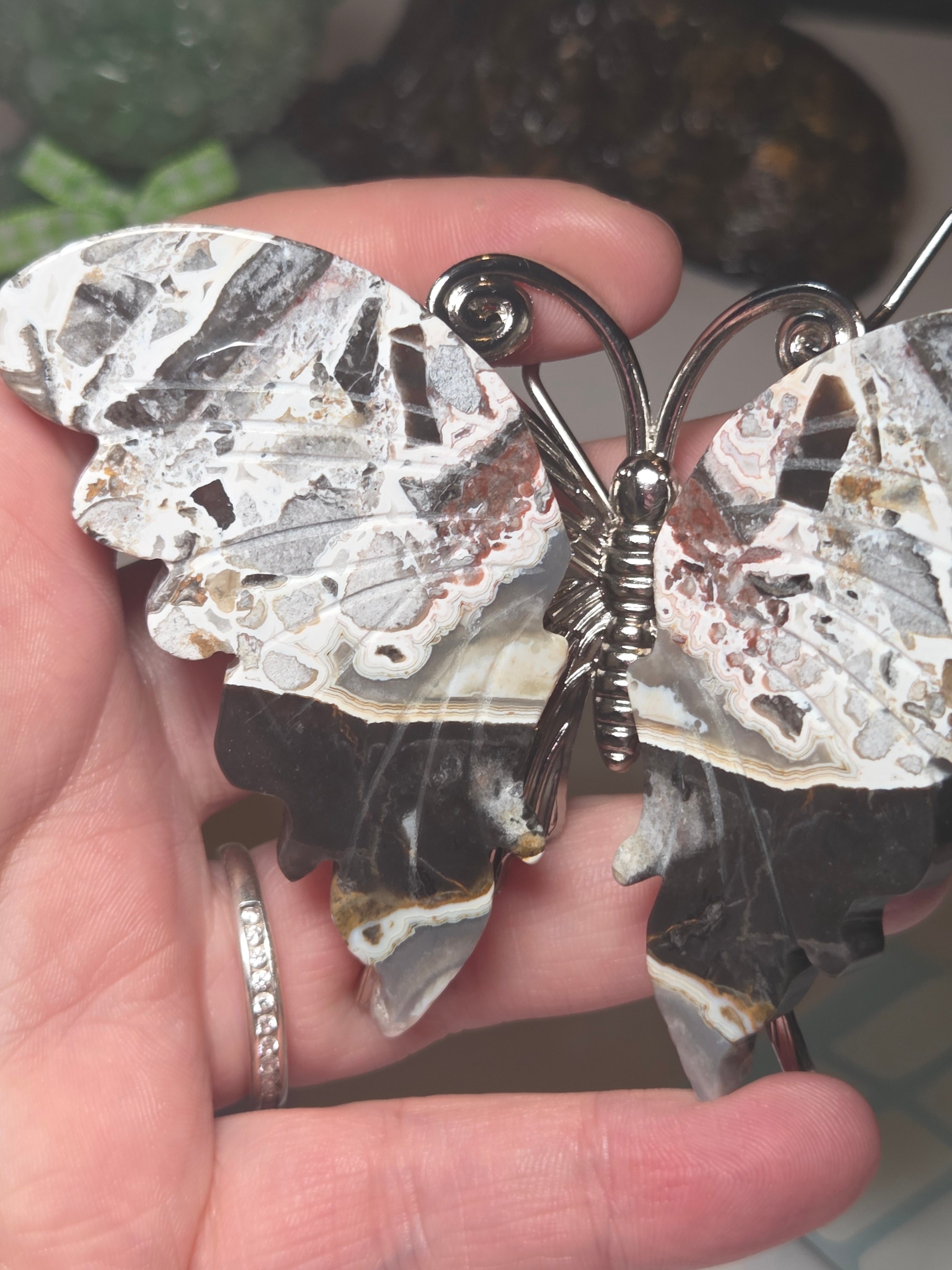 Agate crystal butterfly carving
