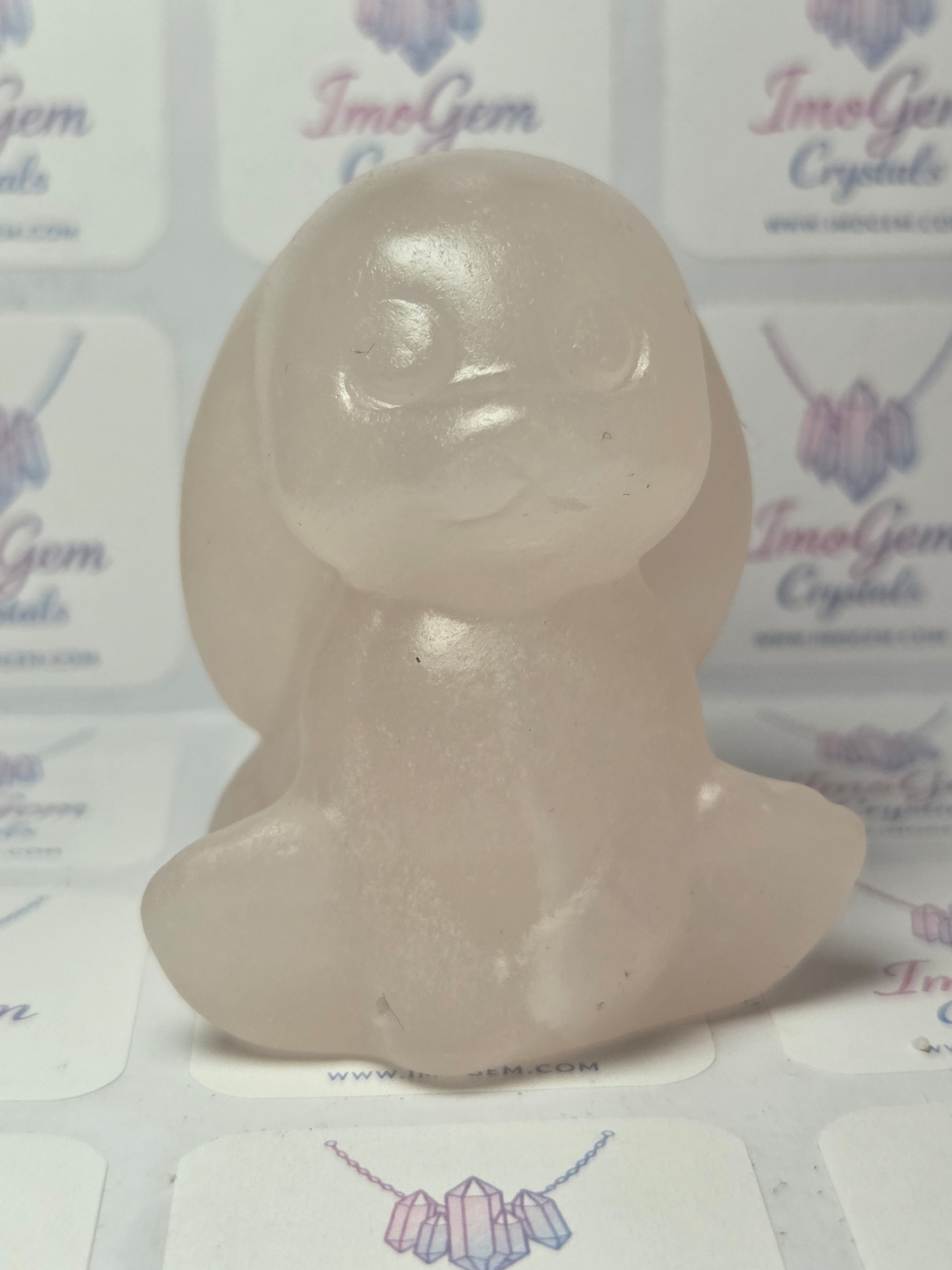 Pink jade crystal bunny rabbit carving