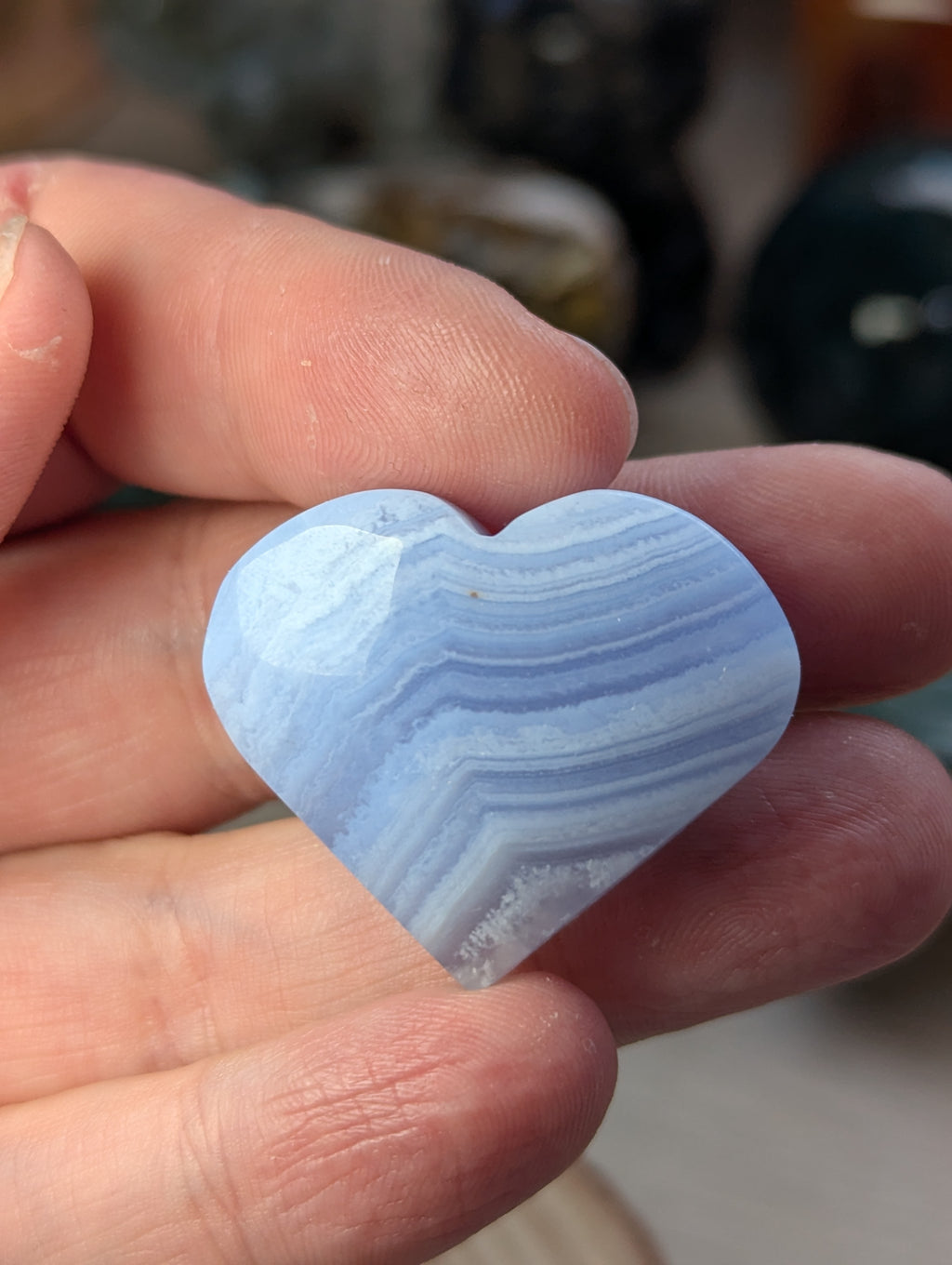 Grade AAAA blue lace heart picked at random