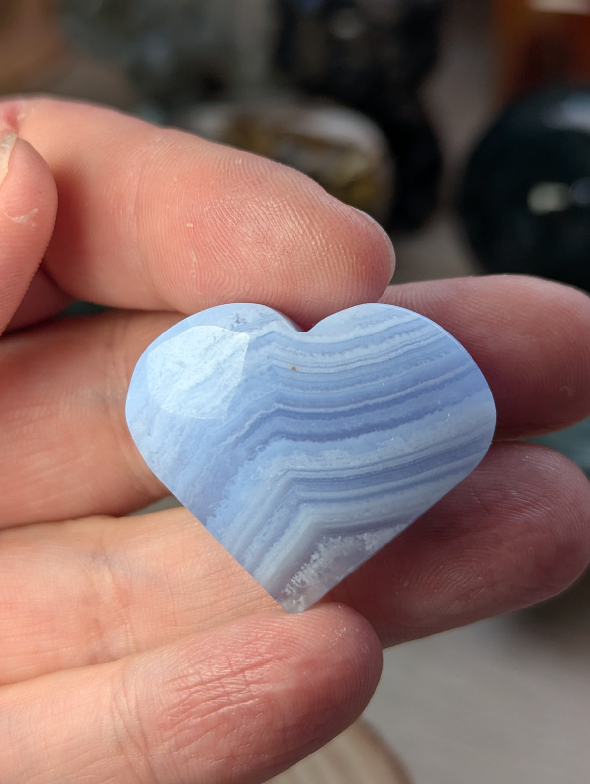 Grade AAAA blue lace heart picked at random