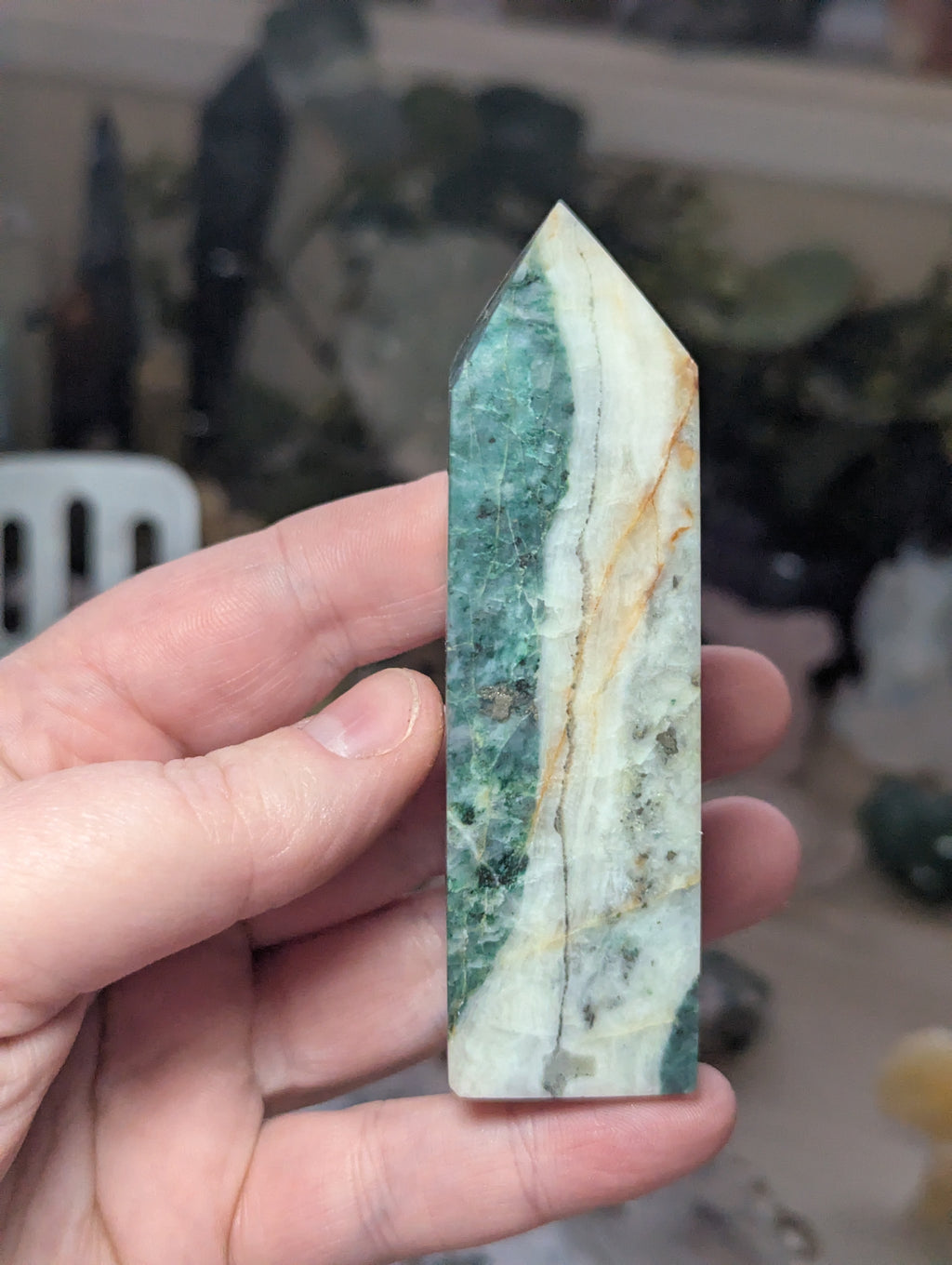 Golden vain turquoise crystal tower