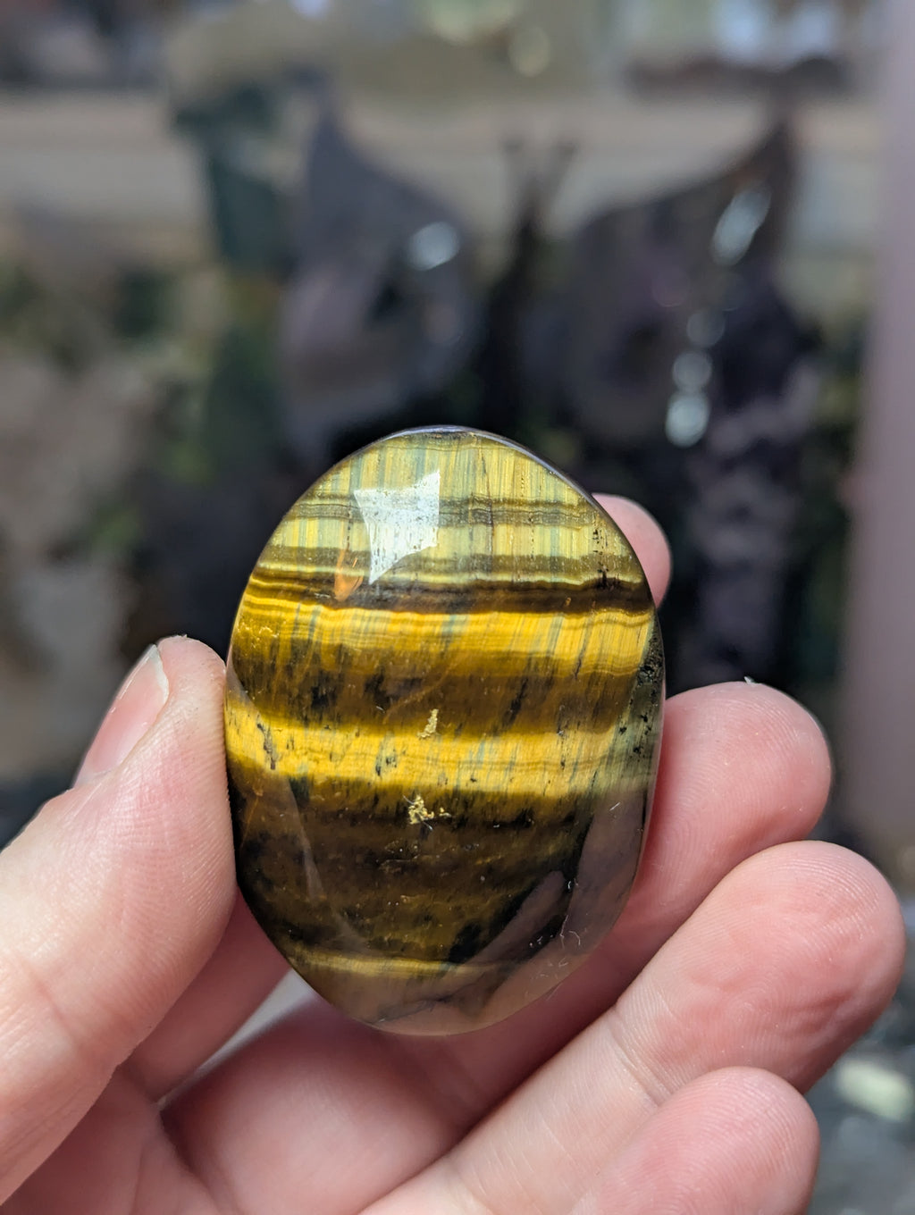Tigers eye crystal palm stone