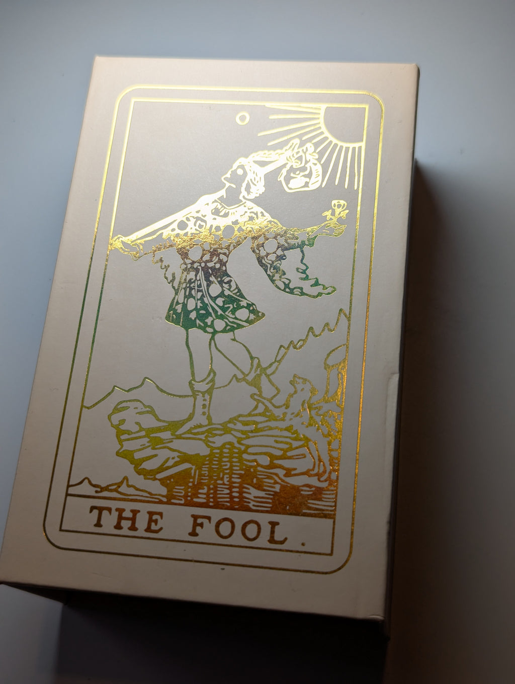 Beautiful hard case Tarror cards with golden foil