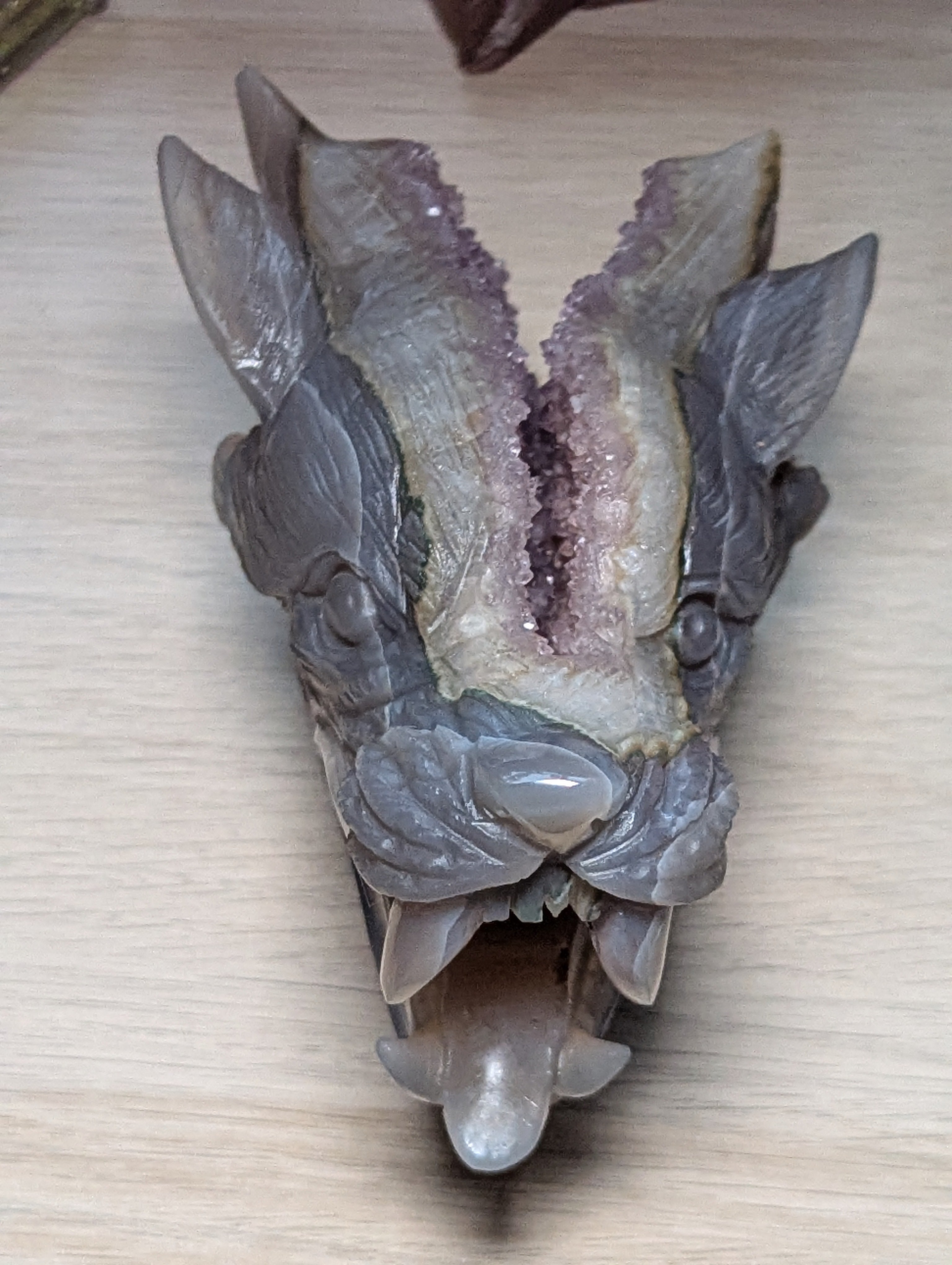 Large Amethyst Agate crystal Wolf carving