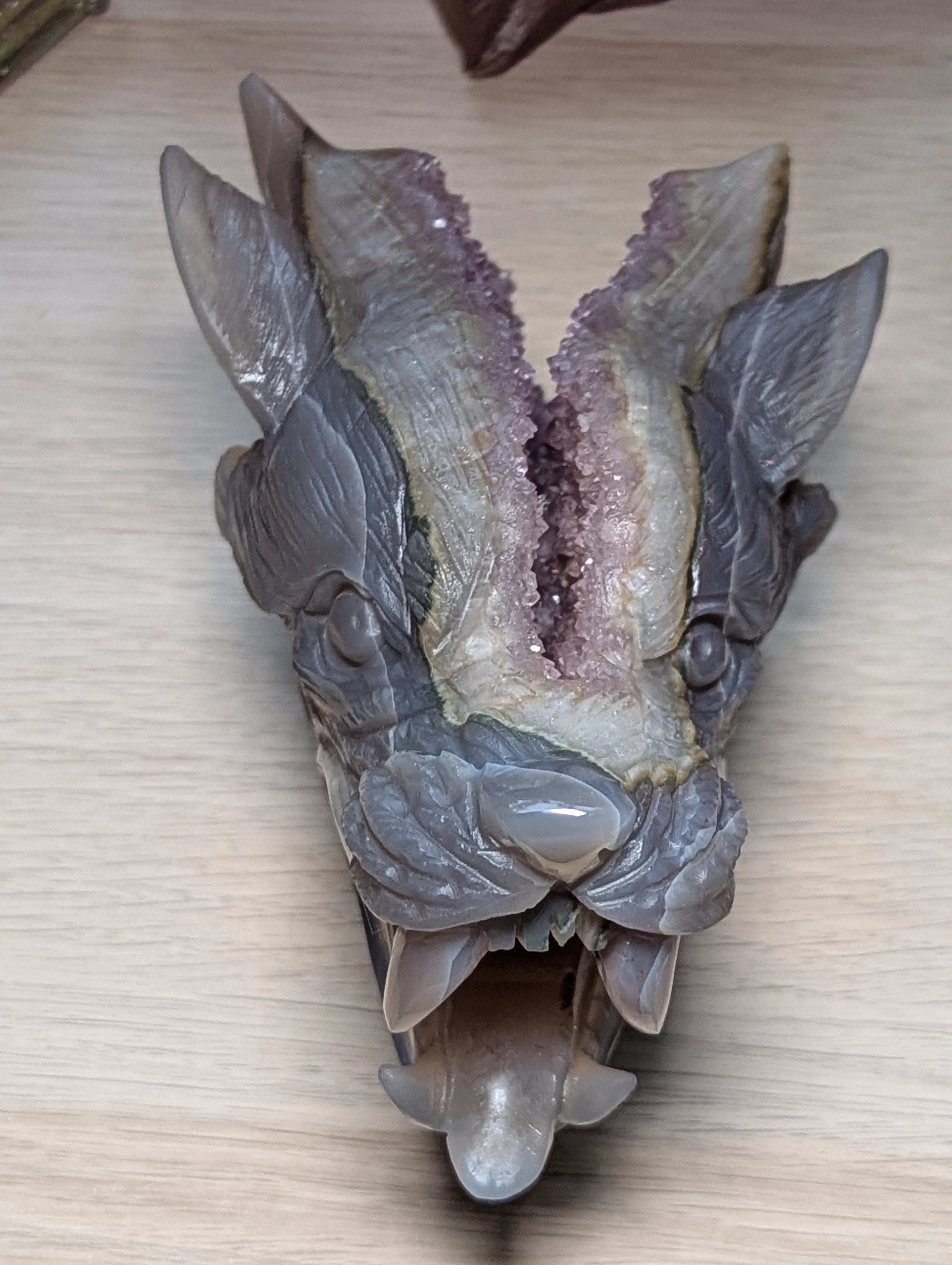 Large Amethyst Agate crystal Wolf carving