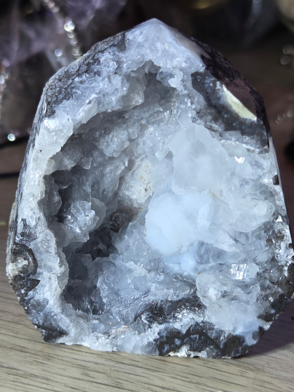 Mexican agate crystal Geode tower Green UV