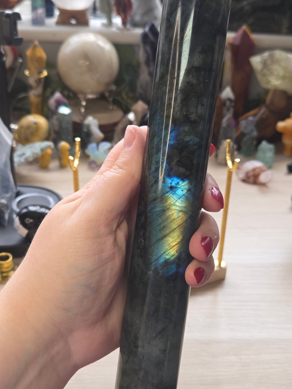 Flashy Labradorite crystal bracelet stand