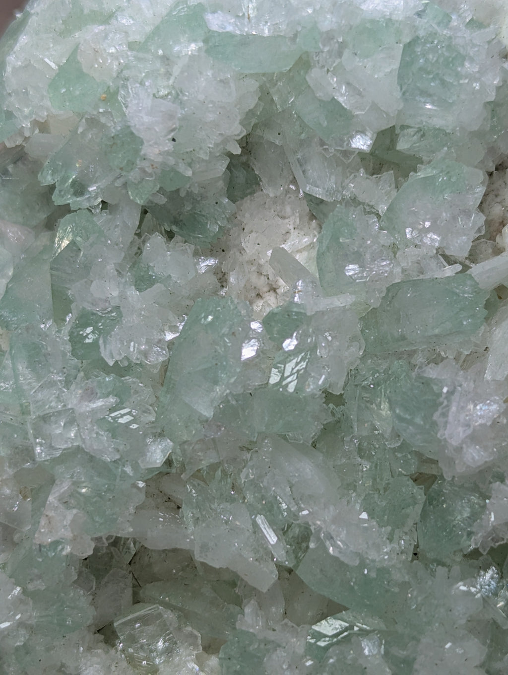 Diamond apophyllite crystal specimen with Stand