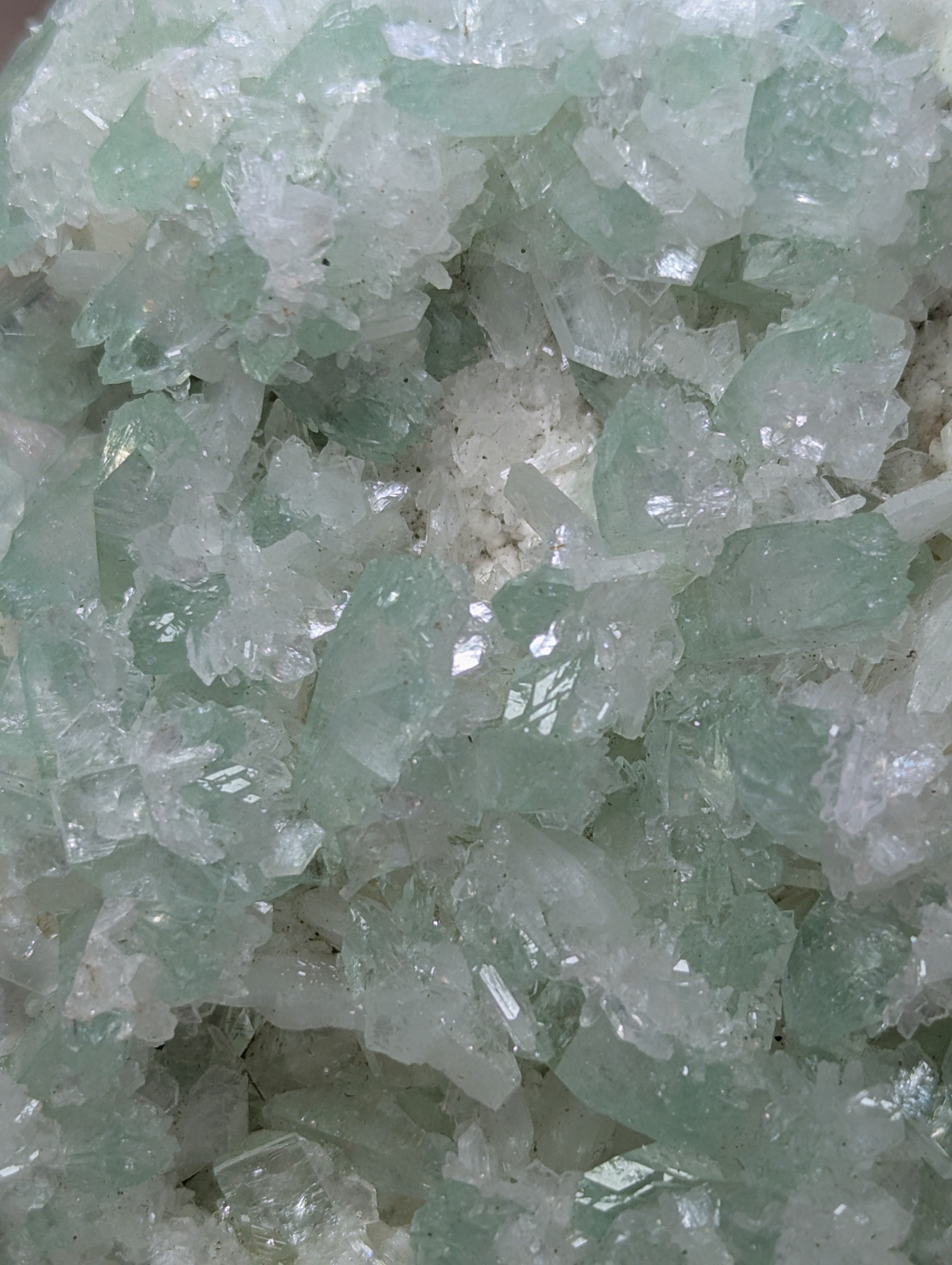 Diamond apophyllite crystal specimen with Stand