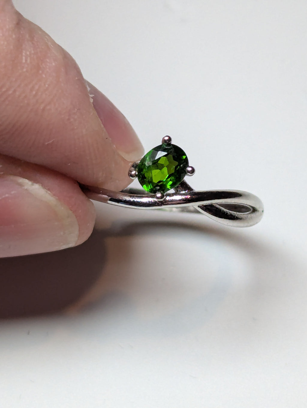 1 Carrot Emerald Adjustable ring