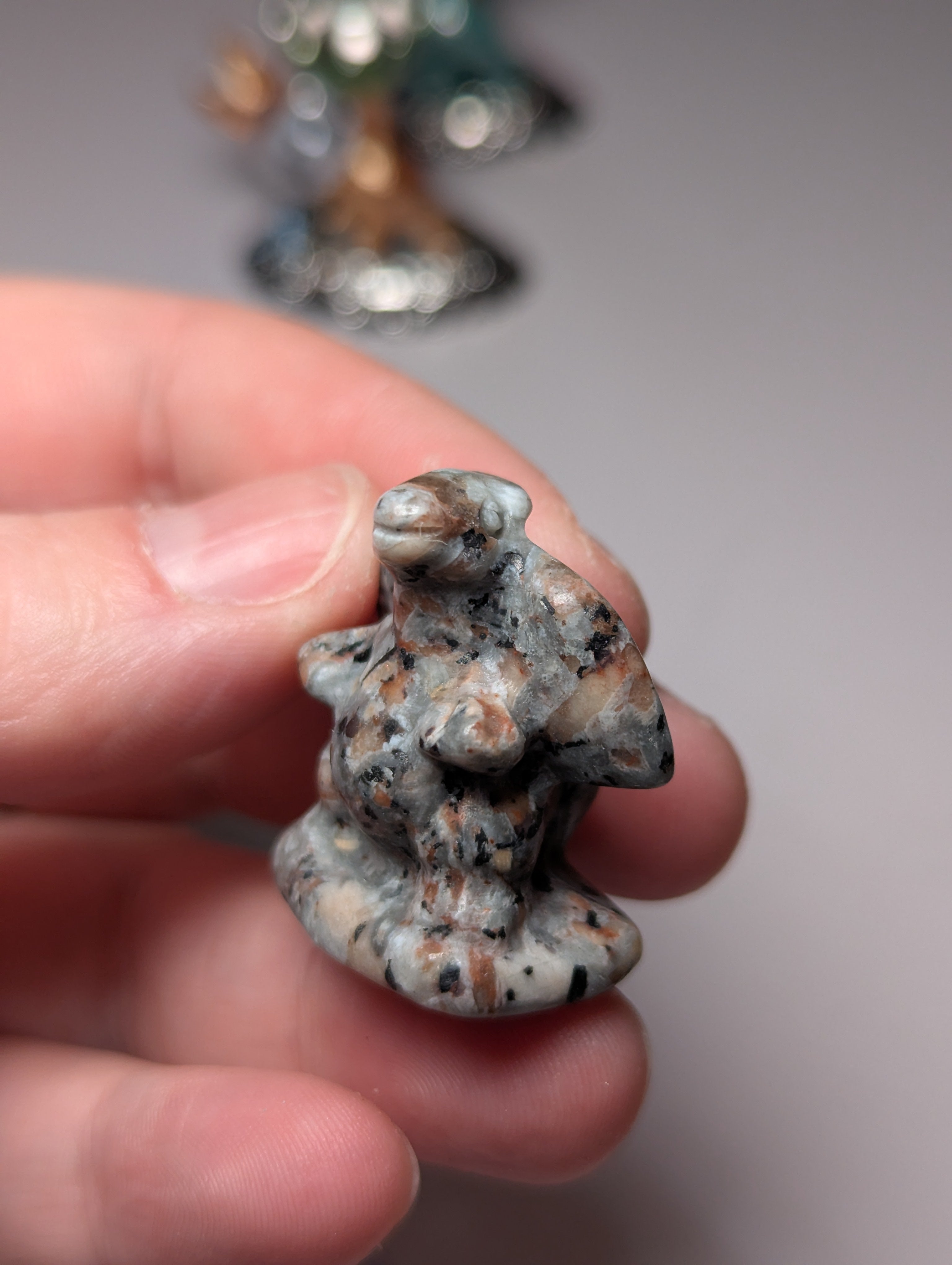 Yooperlite crystal  Charsard pokemon carving