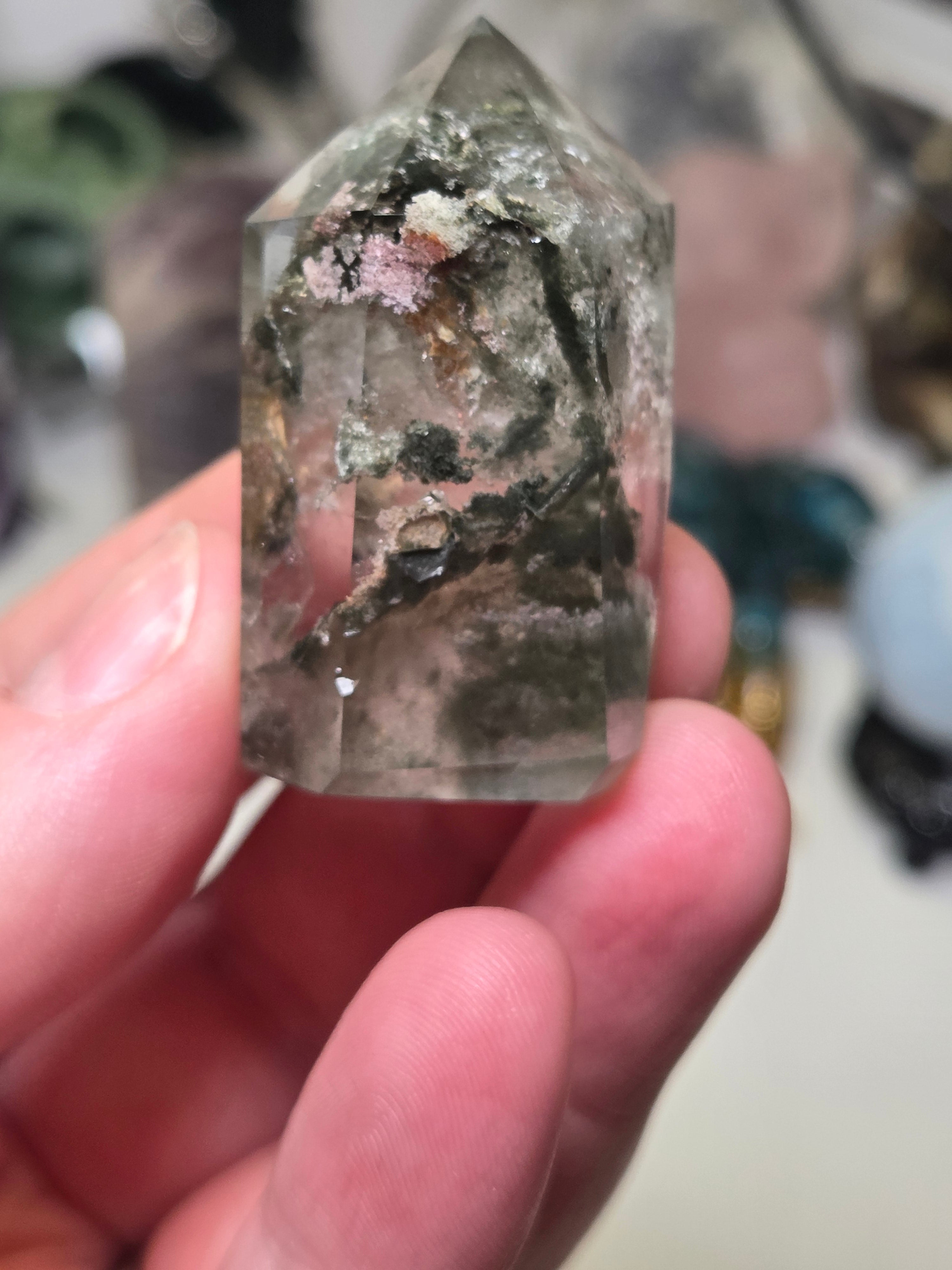 Grade A Garden quartz crystal tower carving