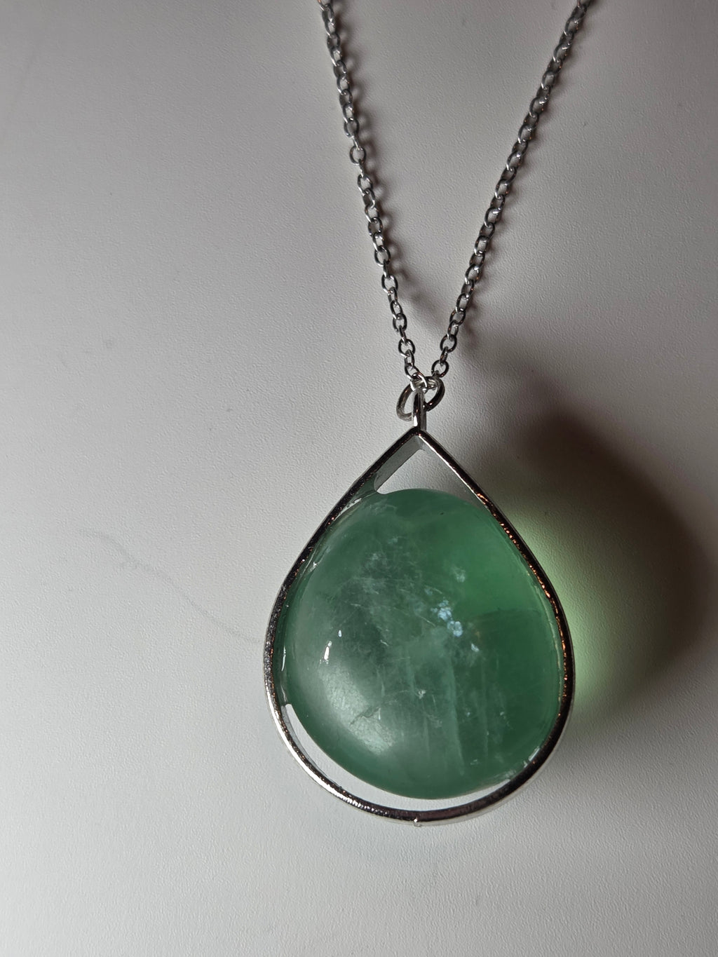 Green flouite handmade necklace with blue uv