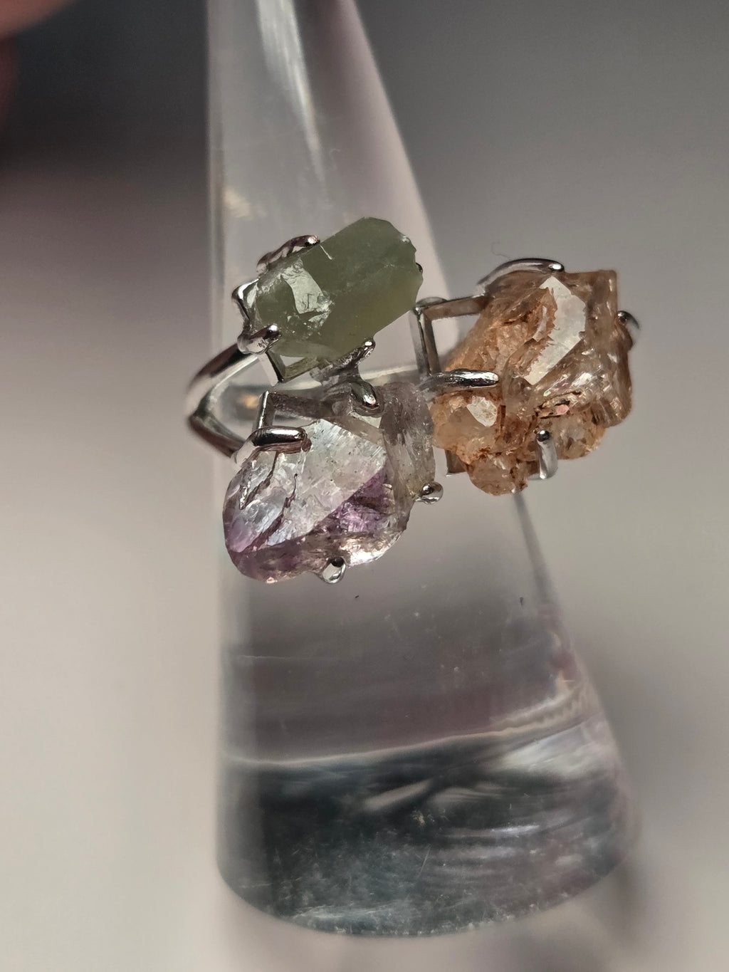 Specimen adjustable ring with amethyst fire quartz and green Aventurine