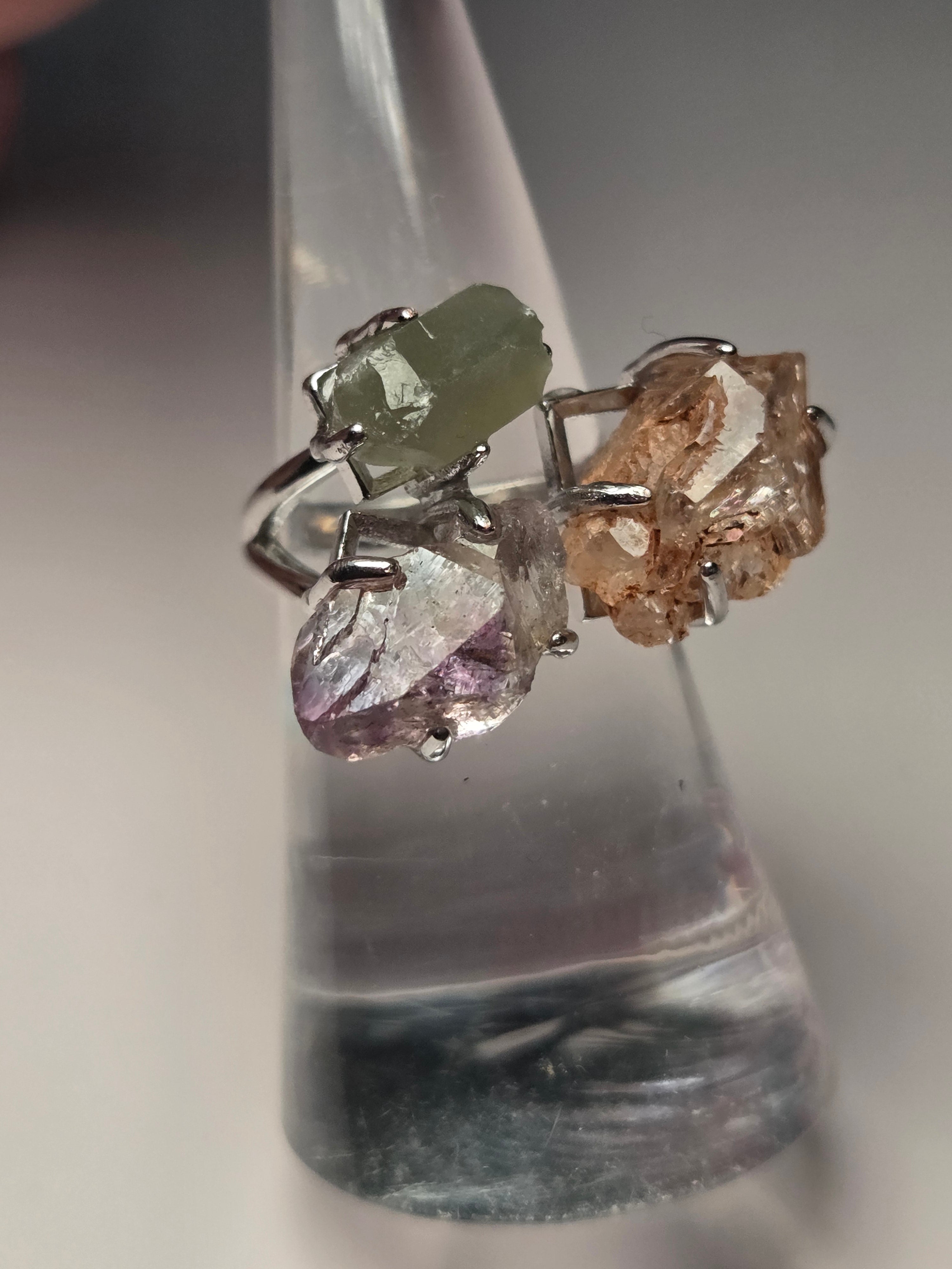 Specimen adjustable ring with amethyst fire quartz and green Aventurine