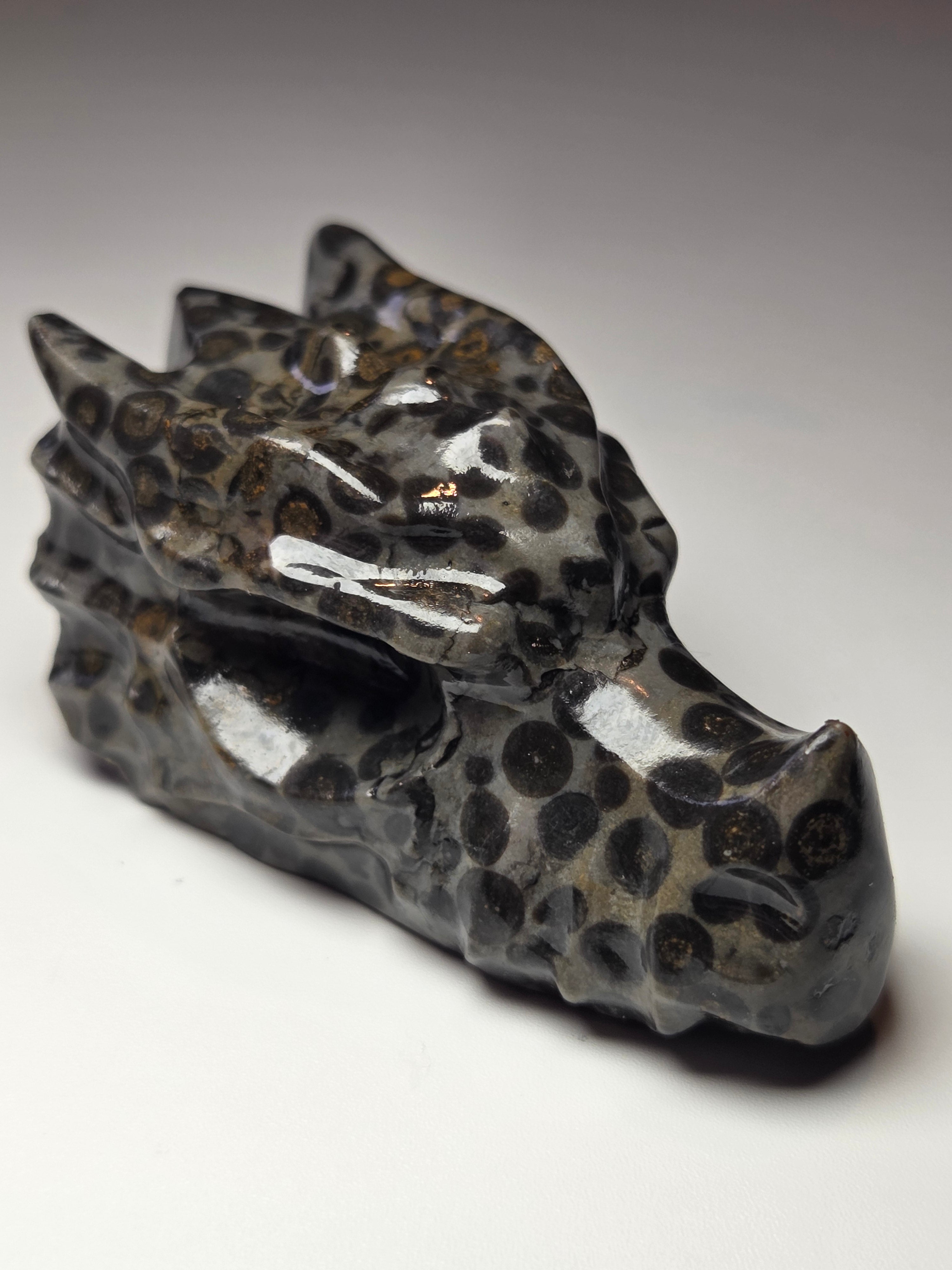 Jasper crystal dragon head carving