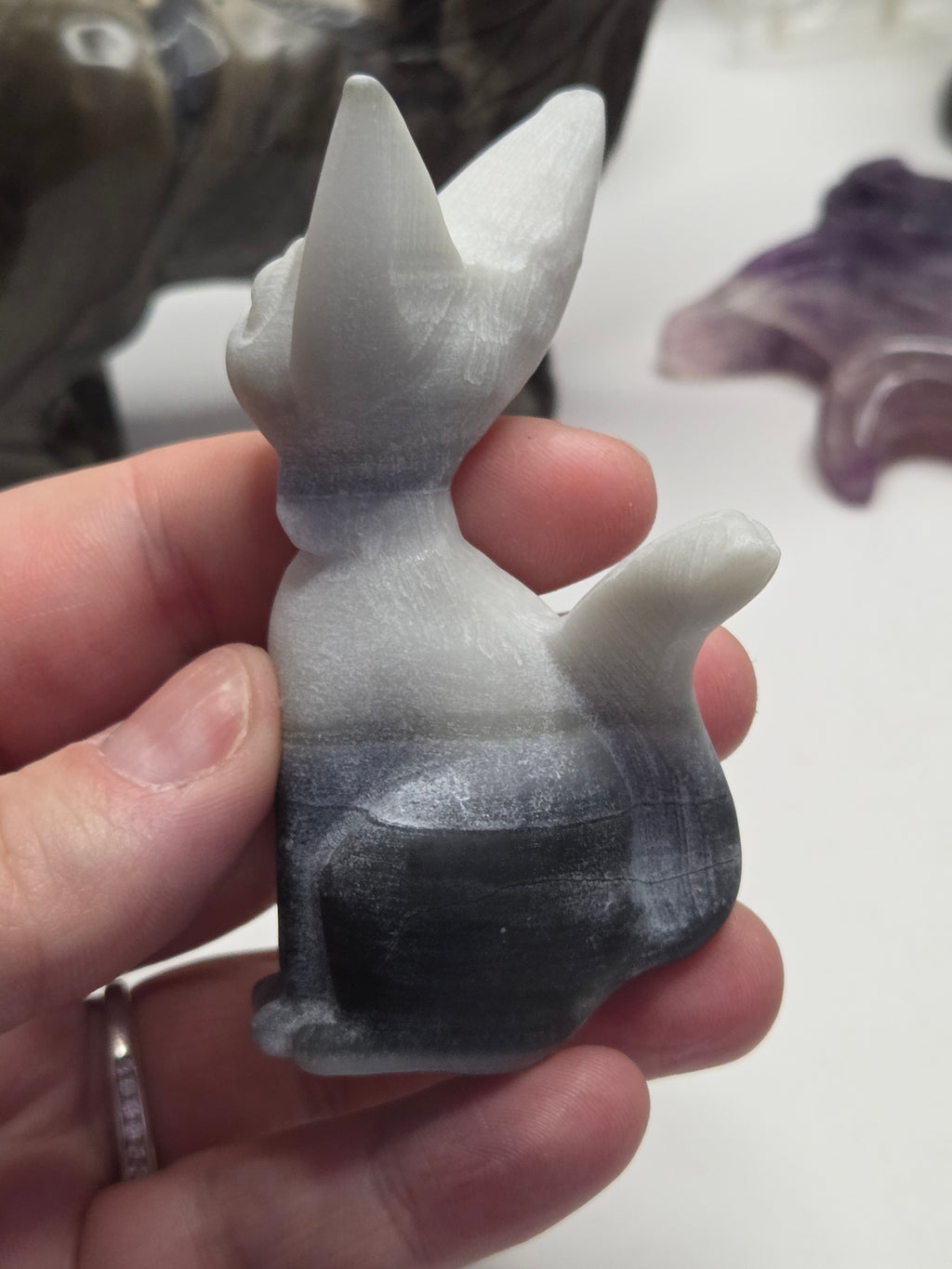 Tai chi crystal cat carving