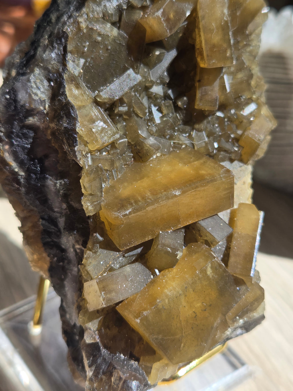 This golden Barite specimen