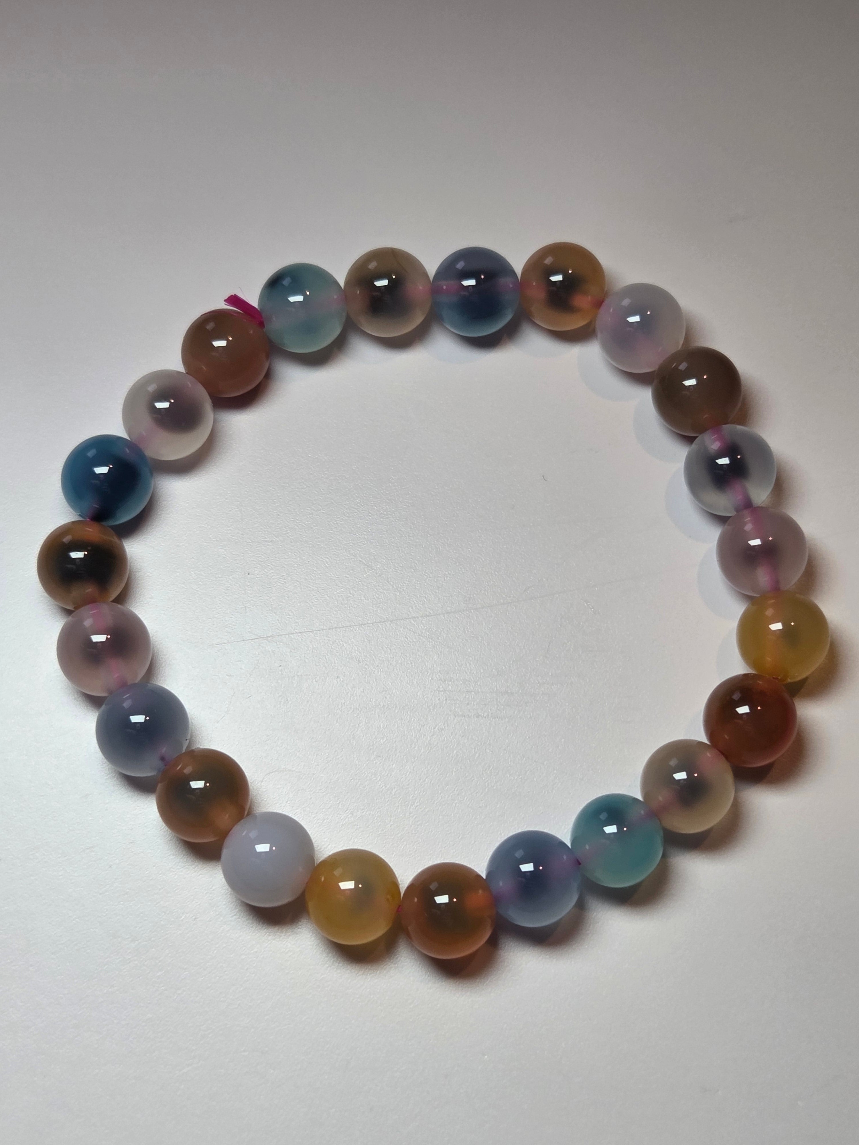 Dyes coloured agate