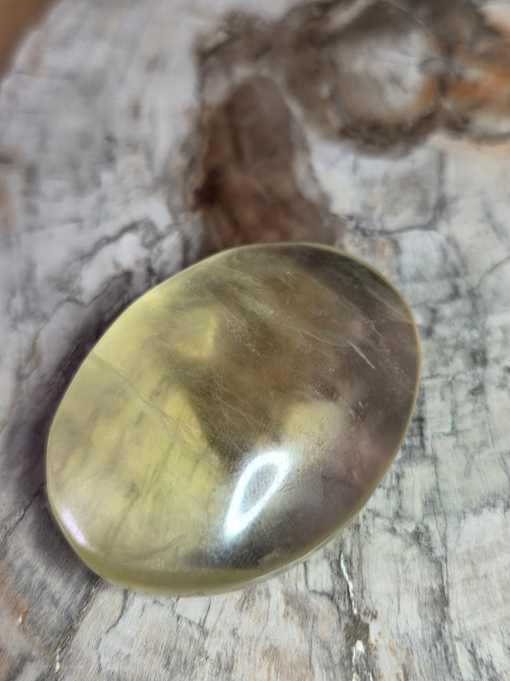 Citrine crystal palm stone