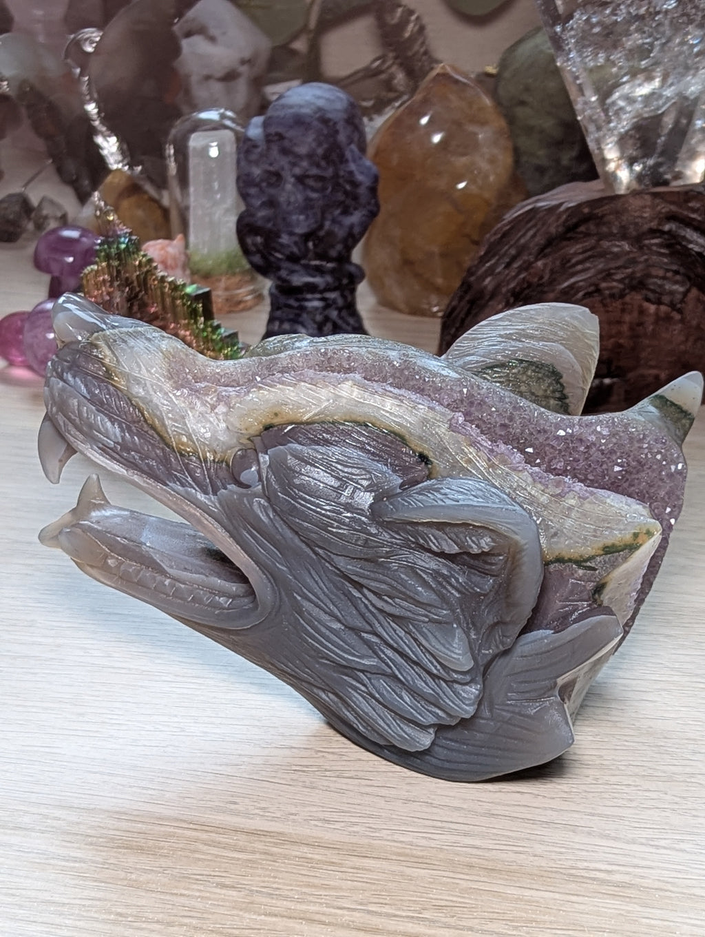 Large Amethyst Agate crystal Wolf carving