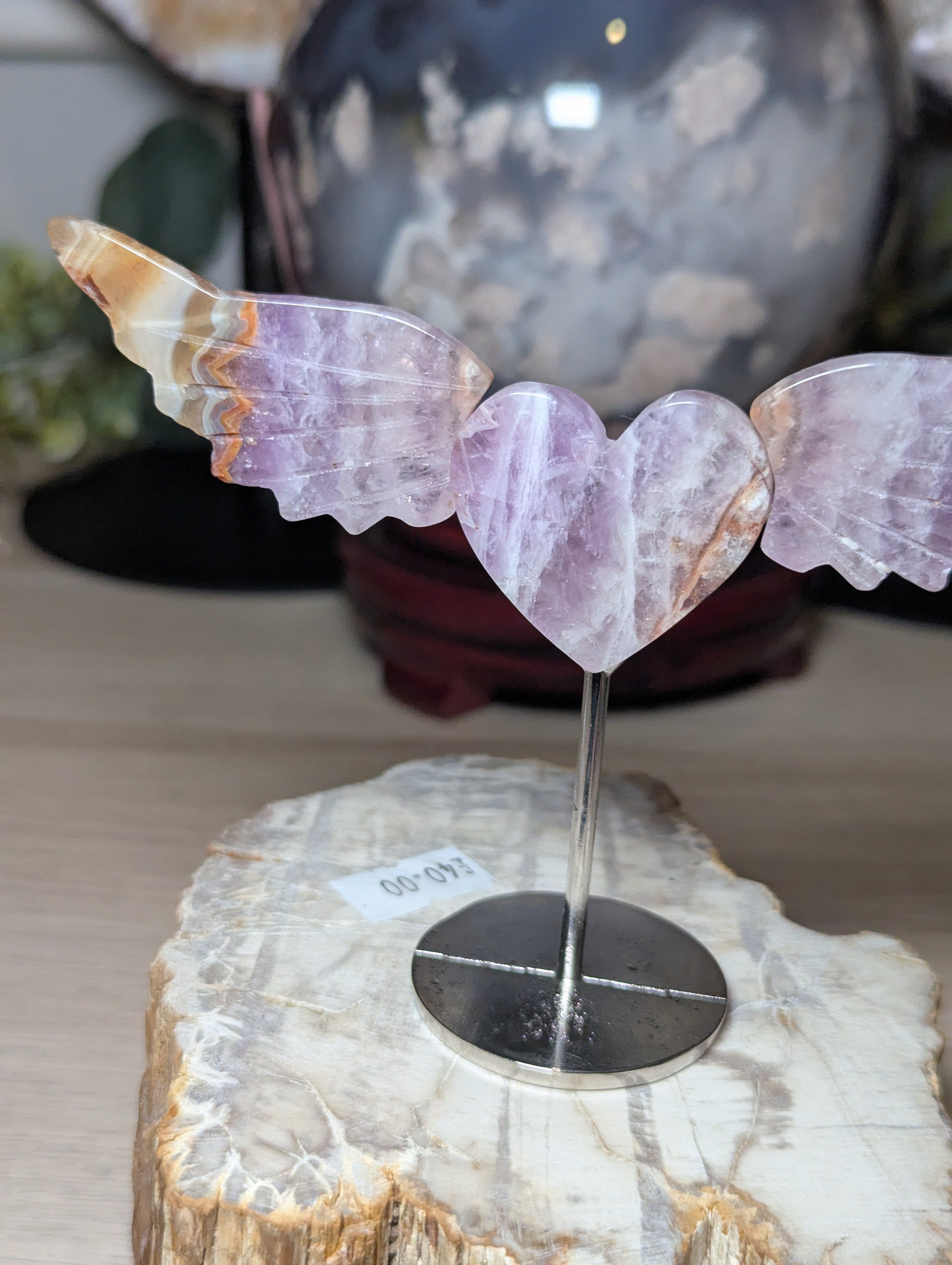 Beautiful crystal heart with wings 💕