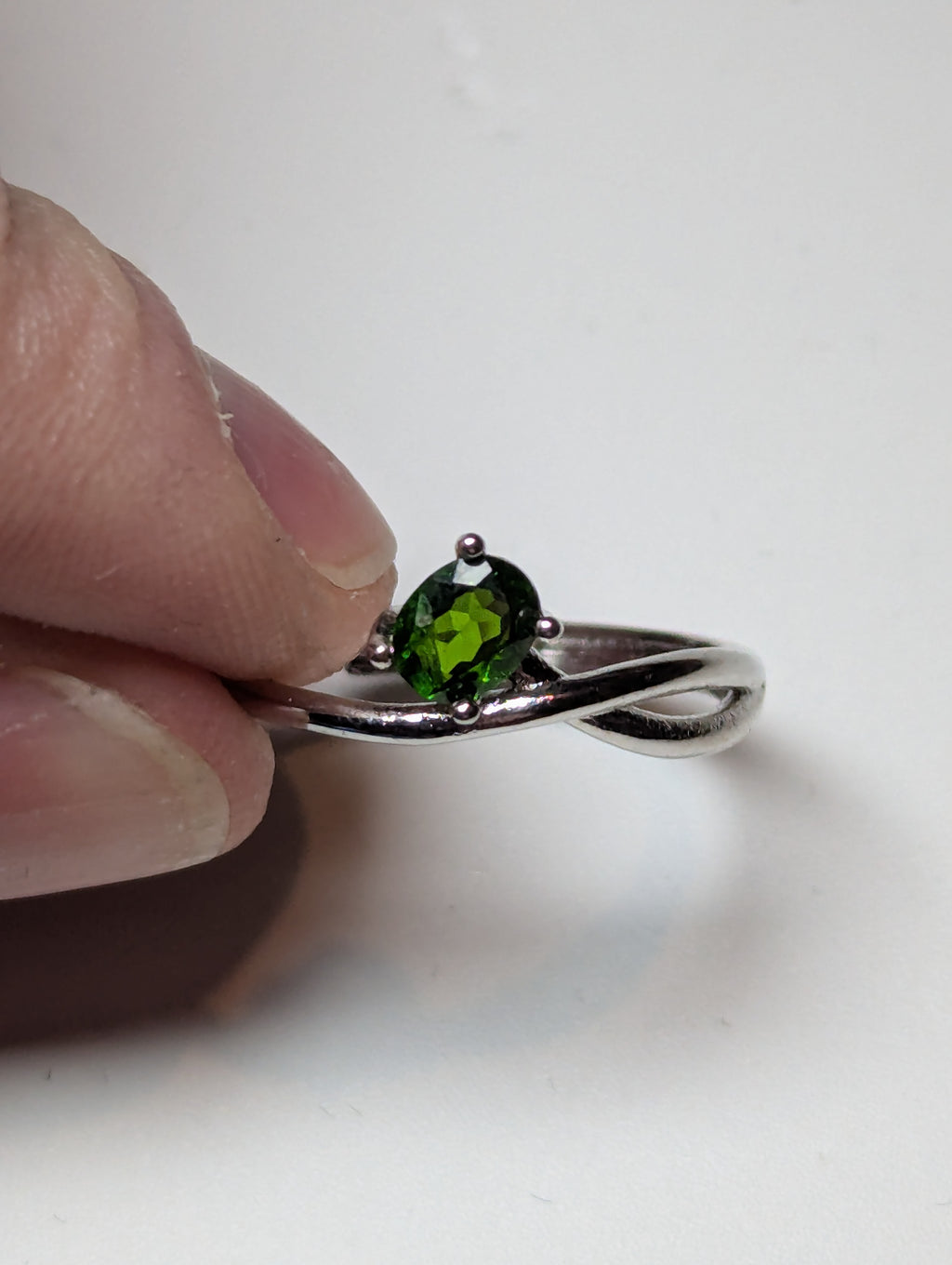 1 Carrot Emerald Adjustable ring