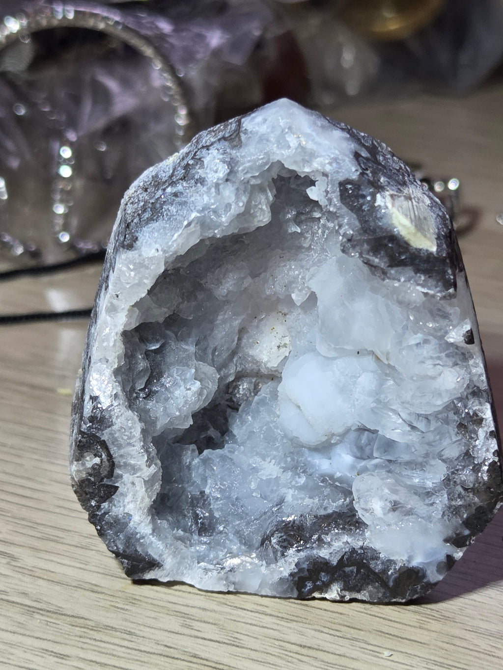 Mexican agate crystal Geode tower Green UV