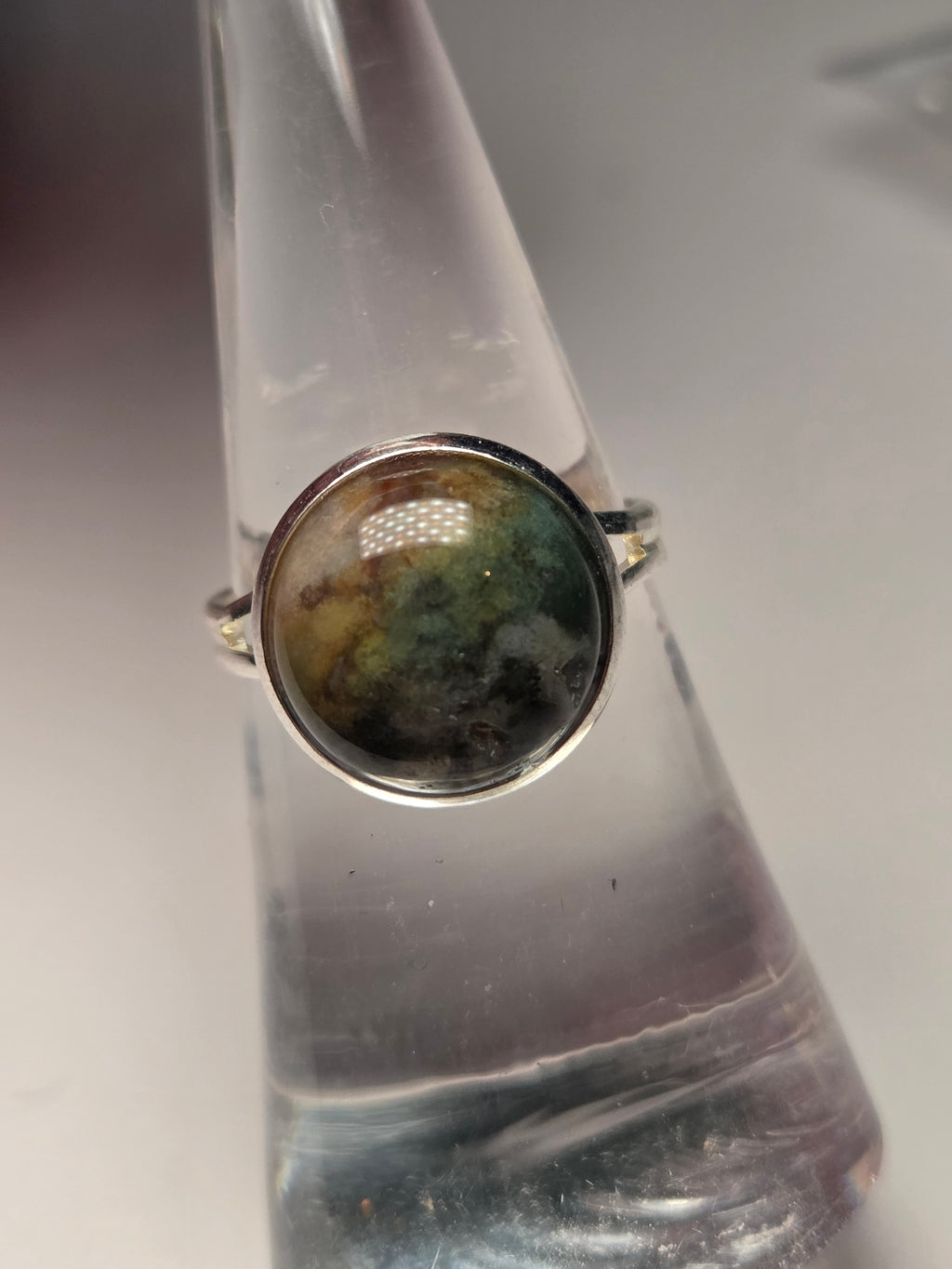 Beautiful green jade crystal adjustable ring