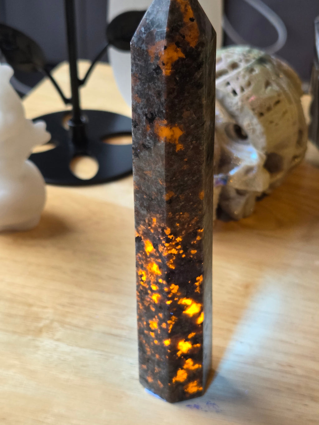New Yooperlite crystal tower carving UV reactive