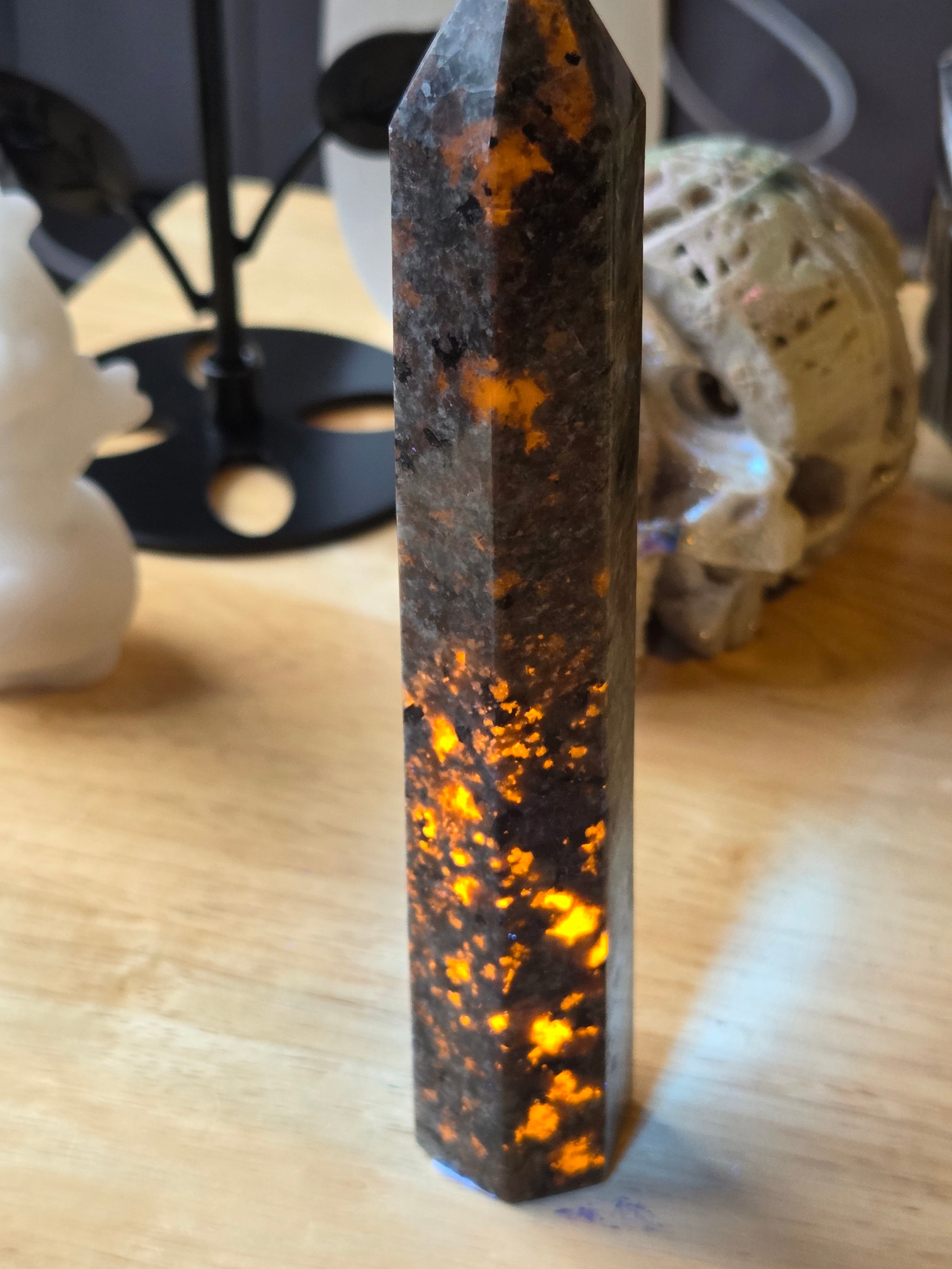 New Yooperlite crystal tower carving UV reactive