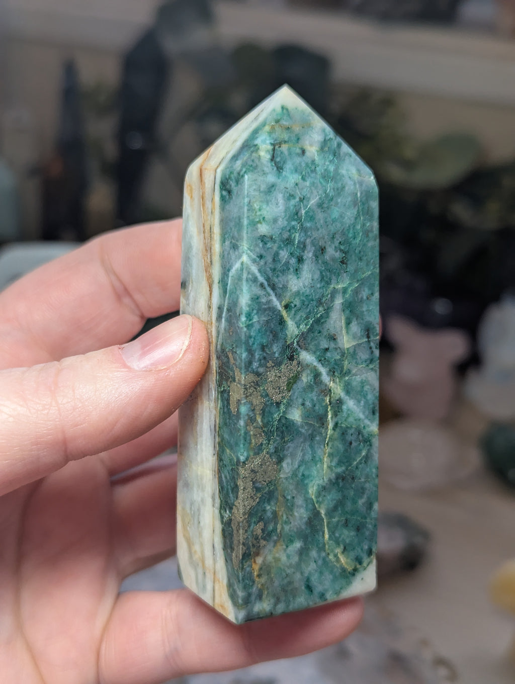 Golden vain turquoise crystal tower